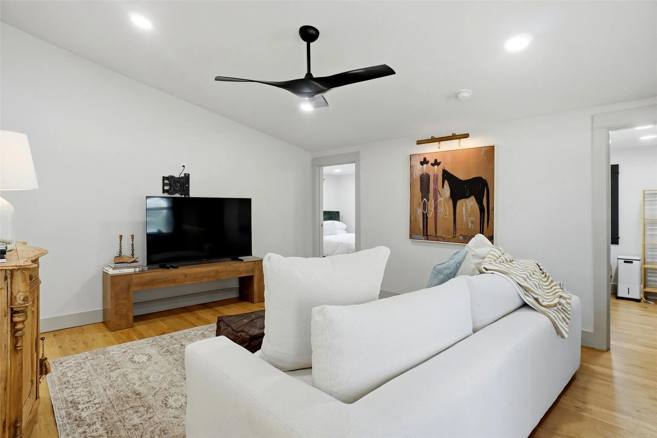 Single Family Residence For Rent in Wise County , 203 Evans Street, Lake Bridgeport, Texas 76426, 4 Bedroom, 1 Bathroom, Garage spaces, 1,188 Sqft, built in 1967, mls#21394492, Real Estate Agent in Lake Bridgeport, Homes For Rent in Wise county, Homes For Rent in Lake Bridgeport, Realtor in Lake Bridgeport Texas, Real Estate Brokerage Independent Realty Texas, Luminita Cordes Realtor