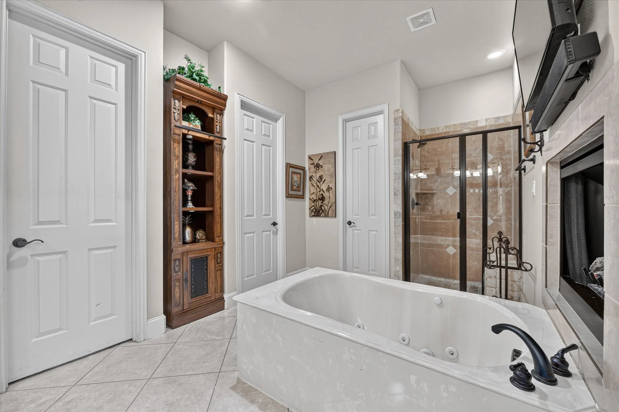 Single Family Residence For Sale in Tarrant County , 4205 Watercrest Drive, Mansfield, Texas 76063, 4 Bedroom, 3 Bathroom, 2 Garage spaces, 4,112 Sqft, built in 2007, mls#21376614, Real Estate Agent in Mansfield, Homes For Sale in Tarrant county, Homes For Sale in Mansfield, Realtor in Mansfield Texas, Real Estate Brokerage Independent Realty Texas, Luminita Cordes Realtor