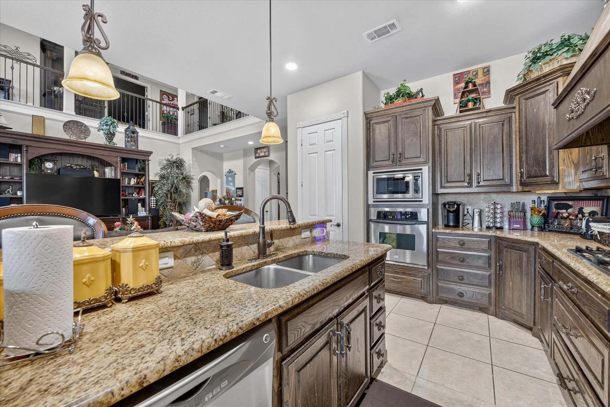 Single Family Residence For Sale in Tarrant County , 4205 Watercrest Drive, Mansfield, Texas 76063, 4 Bedroom, 3 Bathroom, 2 Garage spaces, 4,112 Sqft, built in 2007, mls#21376614, Real Estate Agent in Mansfield, Homes For Sale in Tarrant county, Homes For Sale in Mansfield, Realtor in Mansfield Texas, Real Estate Brokerage Independent Realty Texas, Luminita Cordes Realtor
