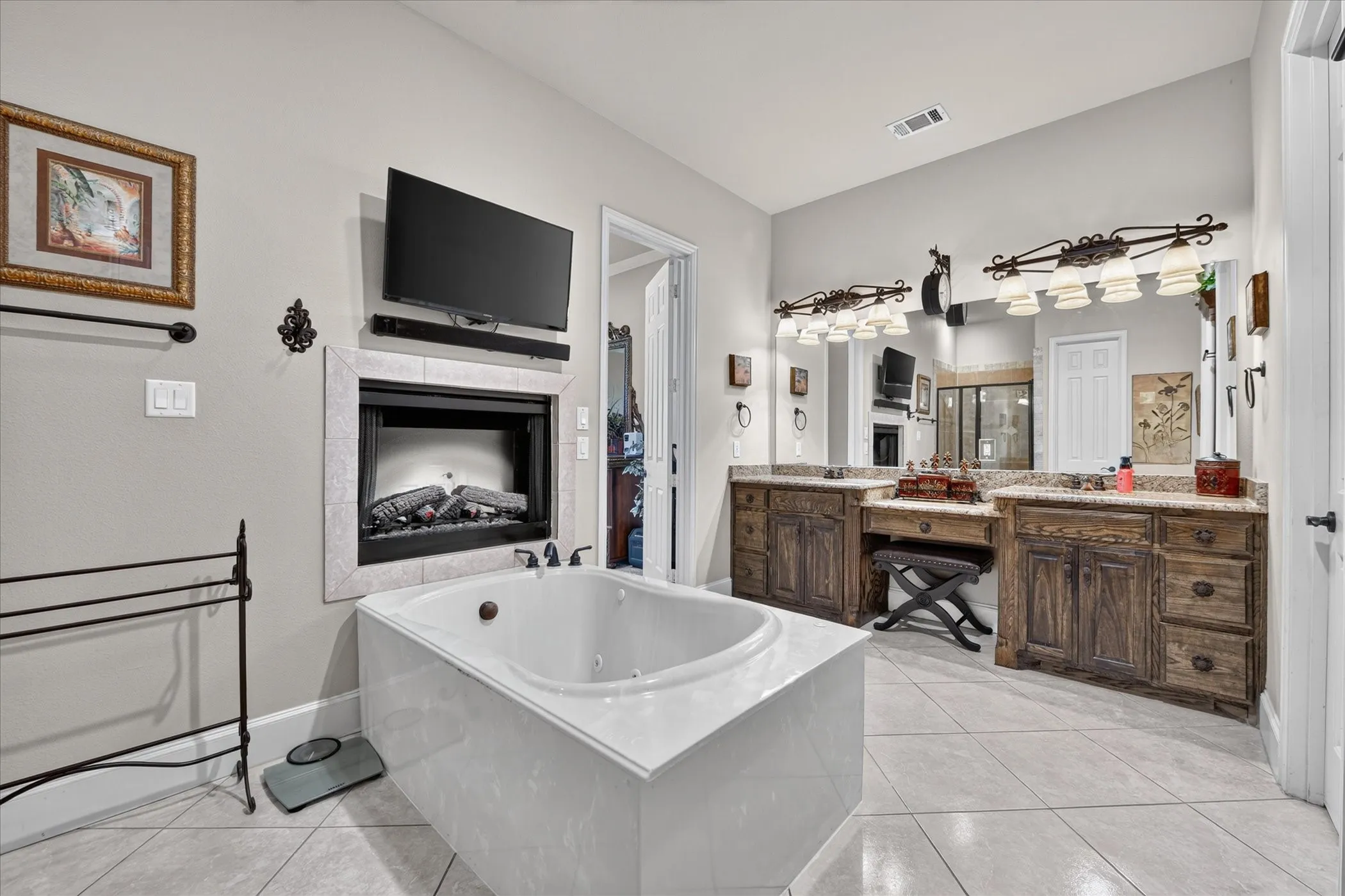 Single Family Residence For Sale in Tarrant County , 4205 Watercrest Drive, Mansfield, Texas 76063, 4 Bedroom, 3 Bathroom, 2 Garage spaces, 4,112 Sqft, built in 2007, mls#21376614, Real Estate Agent in Mansfield, Homes For Sale in Tarrant county, Homes For Sale in Mansfield, Realtor in Mansfield Texas, Real Estate Brokerage Independent Realty Texas, Luminita Cordes Realtor