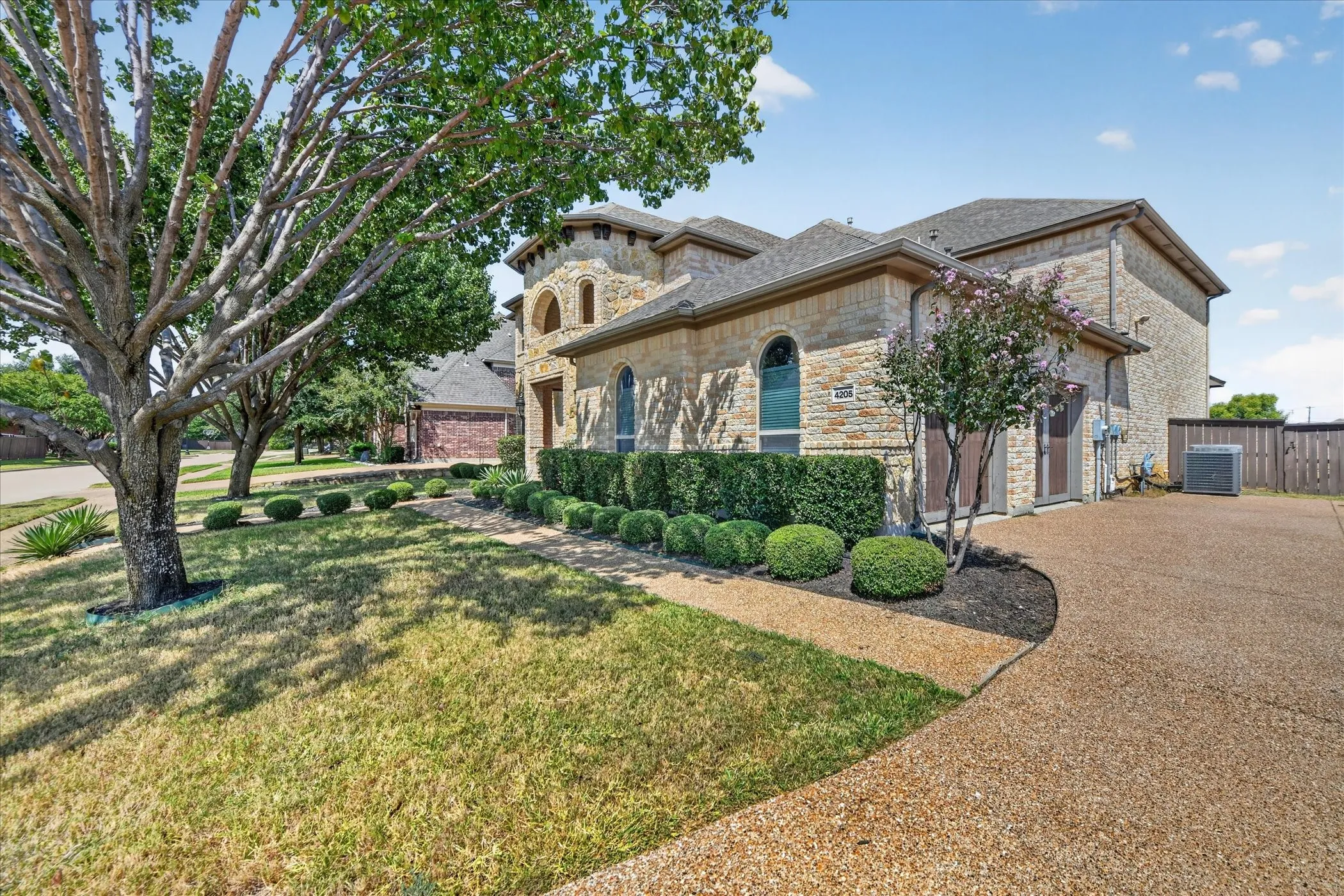 Single Family Residence For Sale in Tarrant County , 4205 Watercrest Drive, Mansfield, Texas 76063, 4 Bedroom, 3 Bathroom, 2 Garage spaces, 4,112 Sqft, built in 2007, mls#21376614, Real Estate Agent in Mansfield, Homes For Sale in Tarrant county, Homes For Sale in Mansfield, Realtor in Mansfield Texas, Real Estate Brokerage Independent Realty Texas, Luminita Cordes Realtor