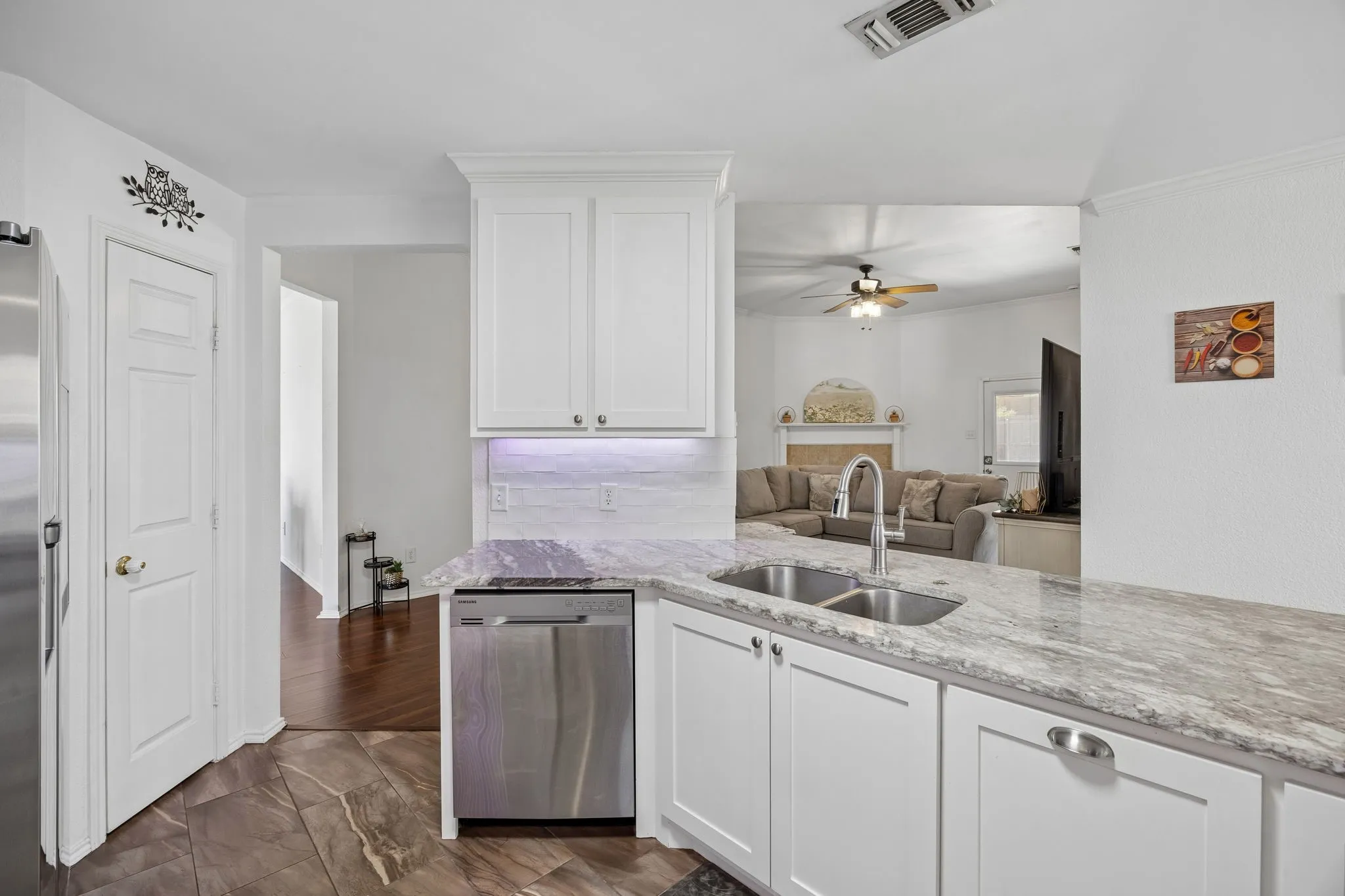 Single Family Residence For Rent in Tarrant County , 9205 Nathan Drive, White Settlement, Texas 76108, 3 Bedroom, 2 Bathroom, 2 Garage spaces, 1,787 Sqft, built in 2004, mls#21388068, Real Estate Agent in White Settlement, Homes For Rent in Tarrant county, Homes For Rent in White Settlement, Realtor in White Settlement Texas, Real Estate Brokerage Independent Realty Texas, Luminita Cordes Realtor