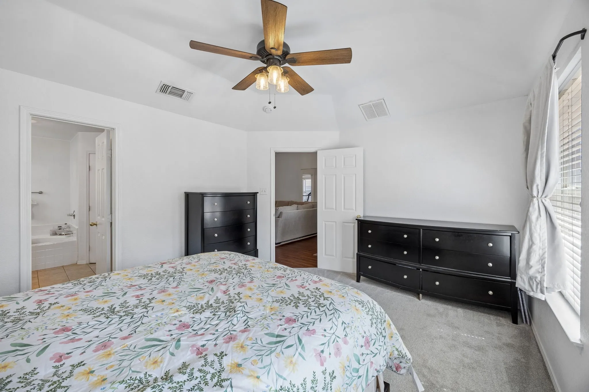 Single Family Residence For Rent in Tarrant County , 9205 Nathan Drive, White Settlement, Texas 76108, 3 Bedroom, 2 Bathroom, 2 Garage spaces, 1,787 Sqft, built in 2004, mls#21388068, Real Estate Agent in White Settlement, Homes For Rent in Tarrant county, Homes For Rent in White Settlement, Realtor in White Settlement Texas, Real Estate Brokerage Independent Realty Texas, Luminita Cordes Realtor