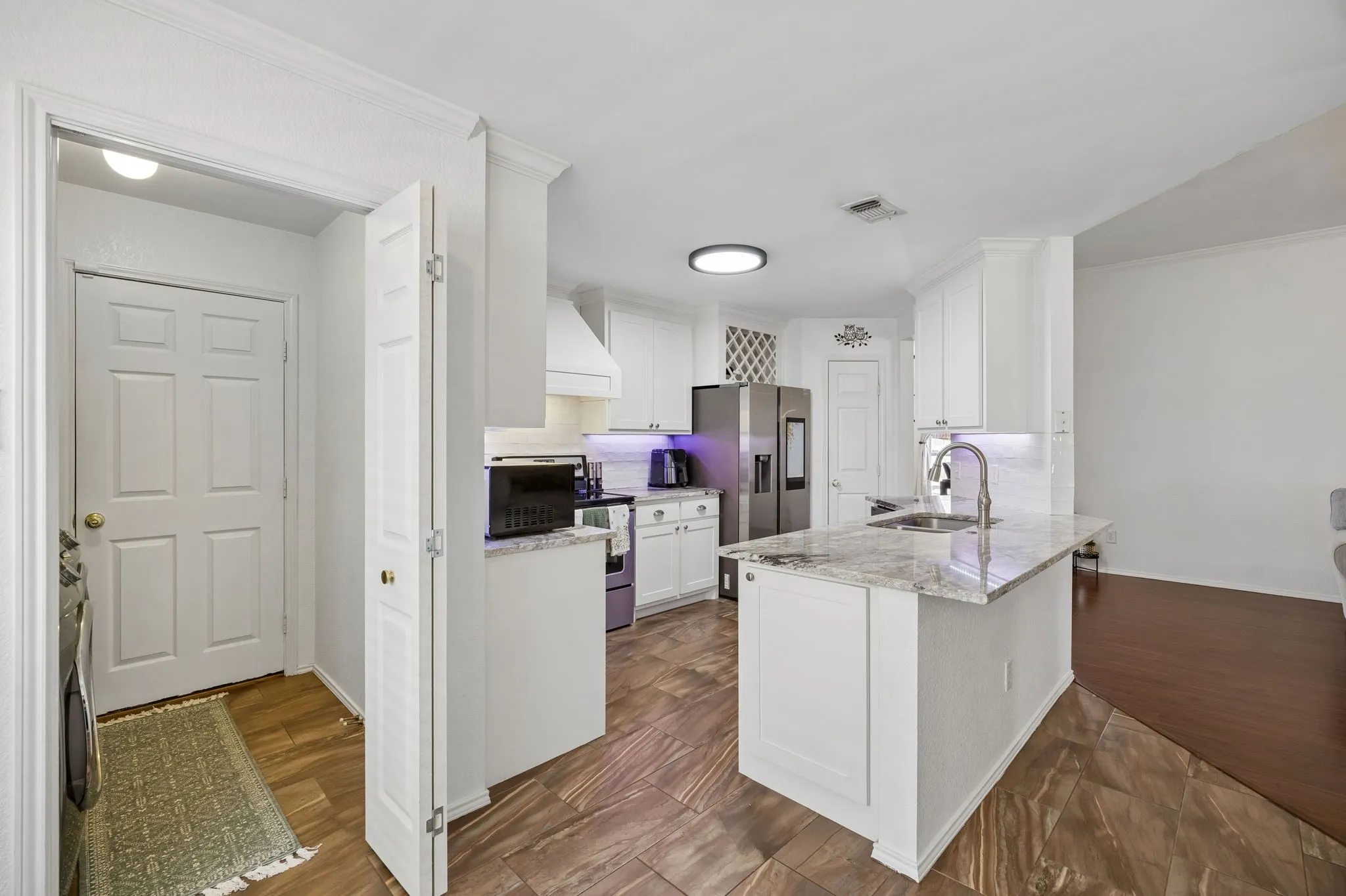 Single Family Residence For Rent in Tarrant County , 9205 Nathan Drive, White Settlement, Texas 76108, 3 Bedroom, 2 Bathroom, 2 Garage spaces, 1,787 Sqft, built in 2004, mls#21388068, Real Estate Agent in White Settlement, Homes For Rent in Tarrant county, Homes For Rent in White Settlement, Realtor in White Settlement Texas, Real Estate Brokerage Independent Realty Texas, Luminita Cordes Realtor