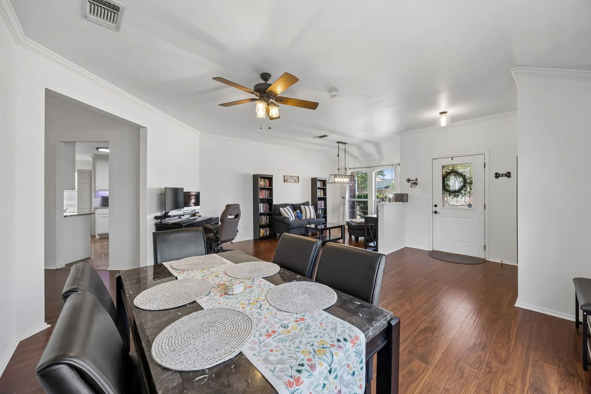 Single Family Residence For Rent in Tarrant County , 9205 Nathan Drive, White Settlement, Texas 76108, 3 Bedroom, 2 Bathroom, 2 Garage spaces, 1,787 Sqft, built in 2004, mls#21388068, Real Estate Agent in White Settlement, Homes For Rent in Tarrant county, Homes For Rent in White Settlement, Realtor in White Settlement Texas, Real Estate Brokerage Independent Realty Texas, Luminita Cordes Realtor