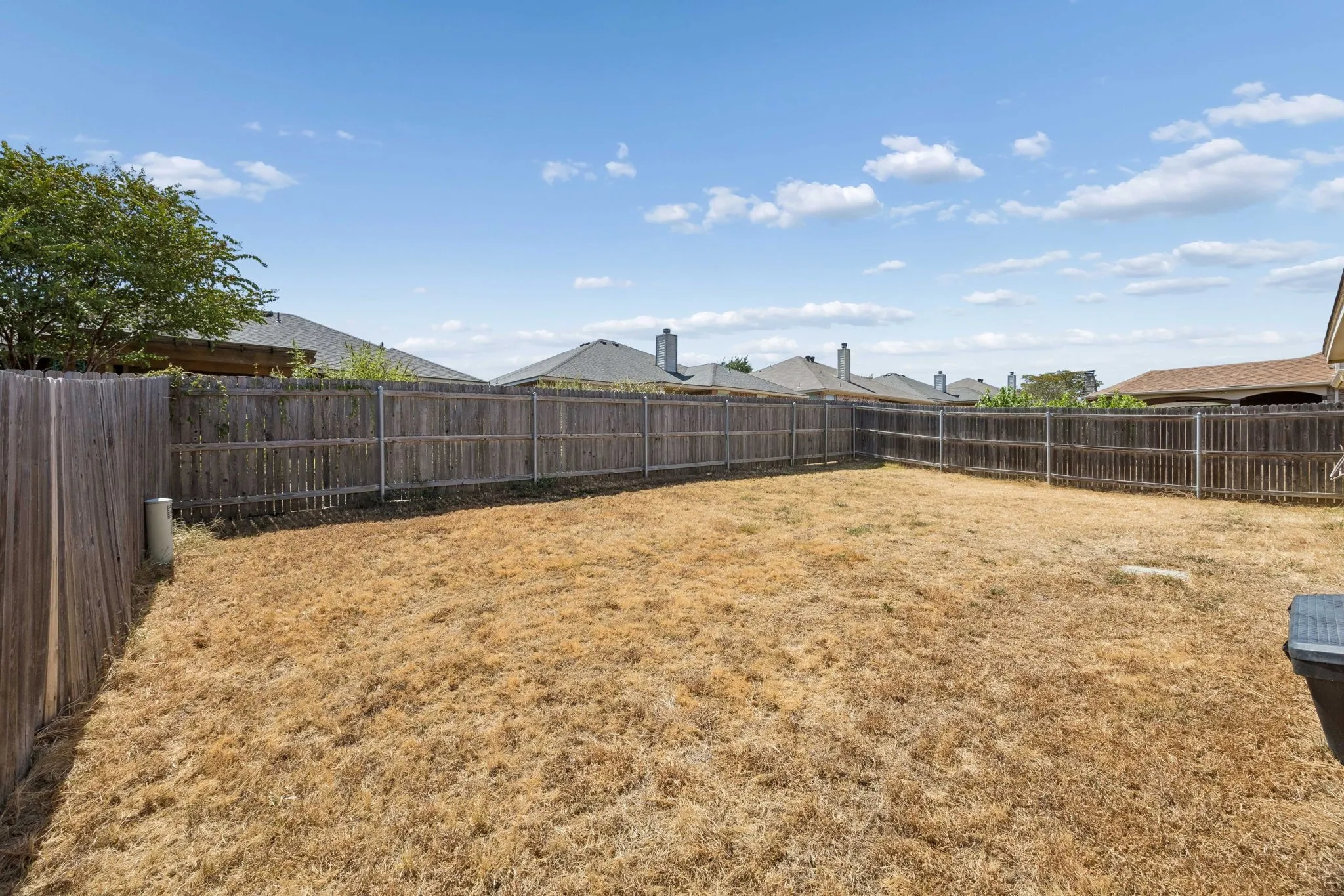Single Family Residence For Rent in Tarrant County , 9205 Nathan Drive, White Settlement, Texas 76108, 3 Bedroom, 2 Bathroom, 2 Garage spaces, 1,787 Sqft, built in 2004, mls#21388068, Real Estate Agent in White Settlement, Homes For Rent in Tarrant county, Homes For Rent in White Settlement, Realtor in White Settlement Texas, Real Estate Brokerage Independent Realty Texas, Luminita Cordes Realtor