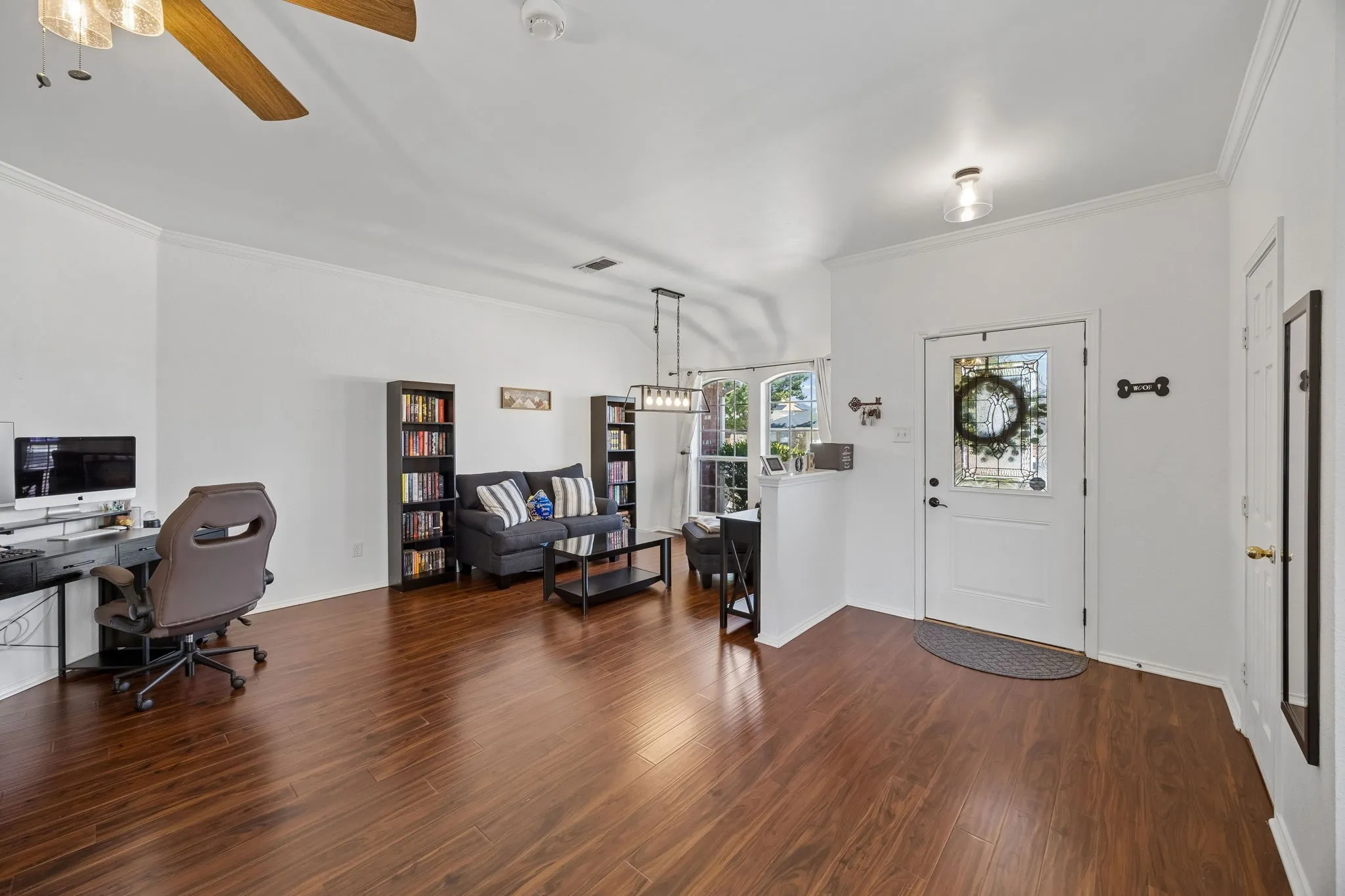 Single Family Residence For Rent in Tarrant County , 9205 Nathan Drive, White Settlement, Texas 76108, 3 Bedroom, 2 Bathroom, 2 Garage spaces, 1,787 Sqft, built in 2004, mls#21388068, Real Estate Agent in White Settlement, Homes For Rent in Tarrant county, Homes For Rent in White Settlement, Realtor in White Settlement Texas, Real Estate Brokerage Independent Realty Texas, Luminita Cordes Realtor