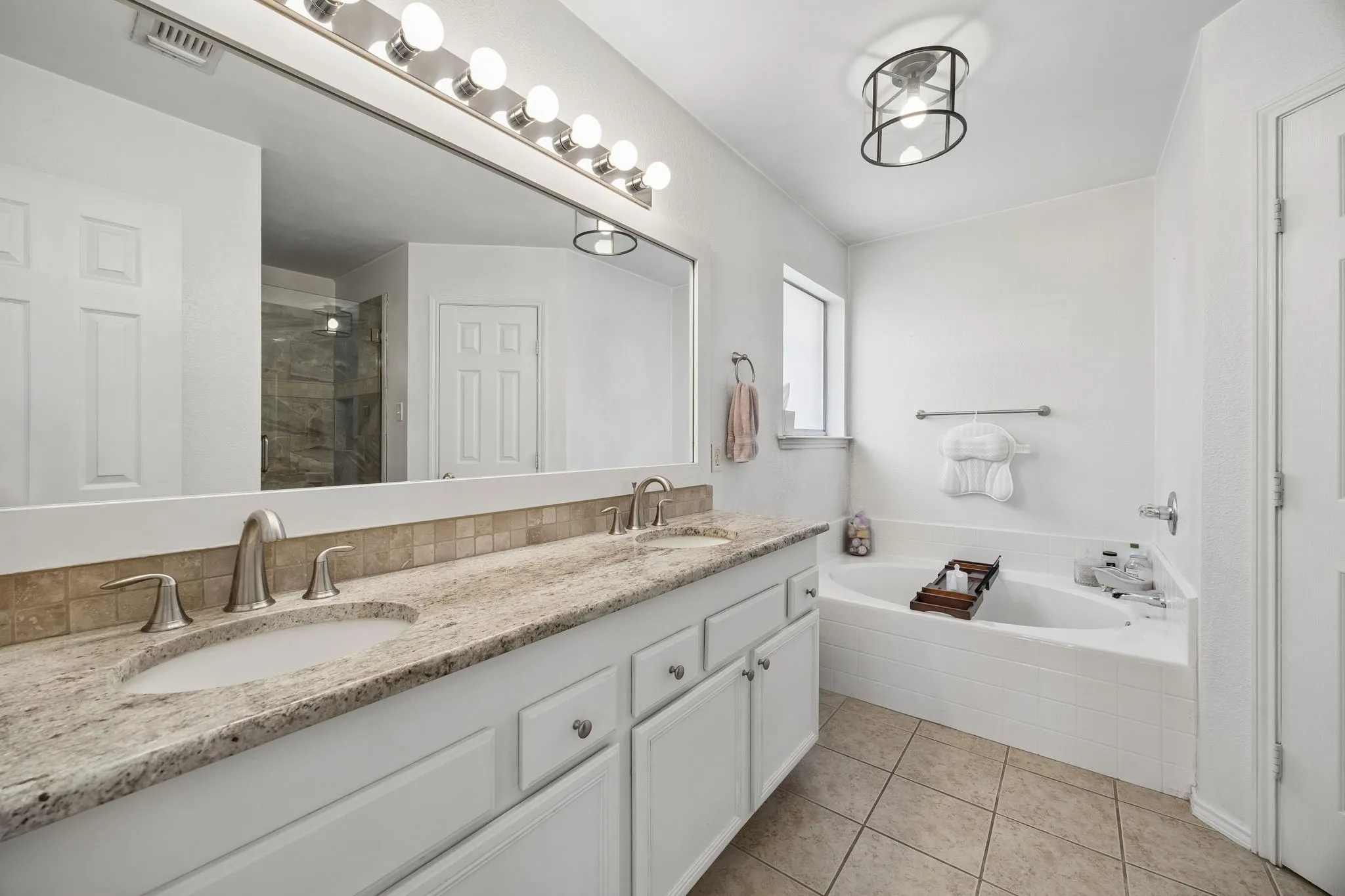 Single Family Residence For Rent in Tarrant County , 9205 Nathan Drive, White Settlement, Texas 76108, 3 Bedroom, 2 Bathroom, 2 Garage spaces, 1,787 Sqft, built in 2004, mls#21388068, Real Estate Agent in White Settlement, Homes For Rent in Tarrant county, Homes For Rent in White Settlement, Realtor in White Settlement Texas, Real Estate Brokerage Independent Realty Texas, Luminita Cordes Realtor