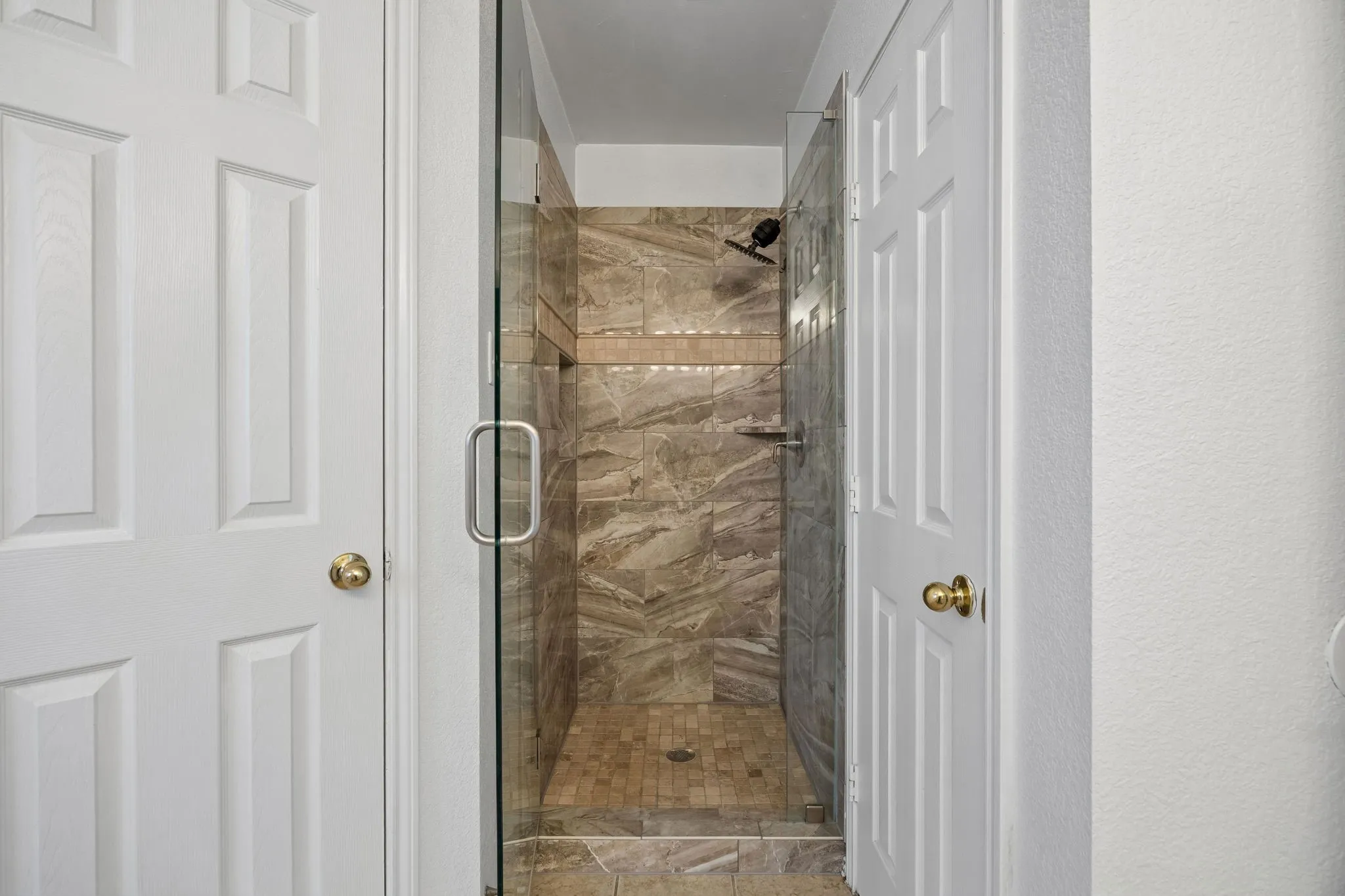 Single Family Residence For Rent in Tarrant County , 9205 Nathan Drive, White Settlement, Texas 76108, 3 Bedroom, 2 Bathroom, 2 Garage spaces, 1,787 Sqft, built in 2004, mls#21388068, Real Estate Agent in White Settlement, Homes For Rent in Tarrant county, Homes For Rent in White Settlement, Realtor in White Settlement Texas, Real Estate Brokerage Independent Realty Texas, Luminita Cordes Realtor