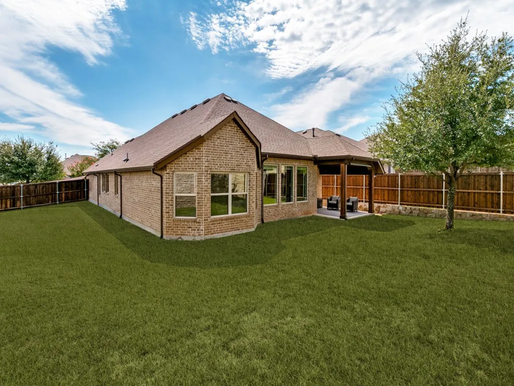 Huge Yard and Side Yard
