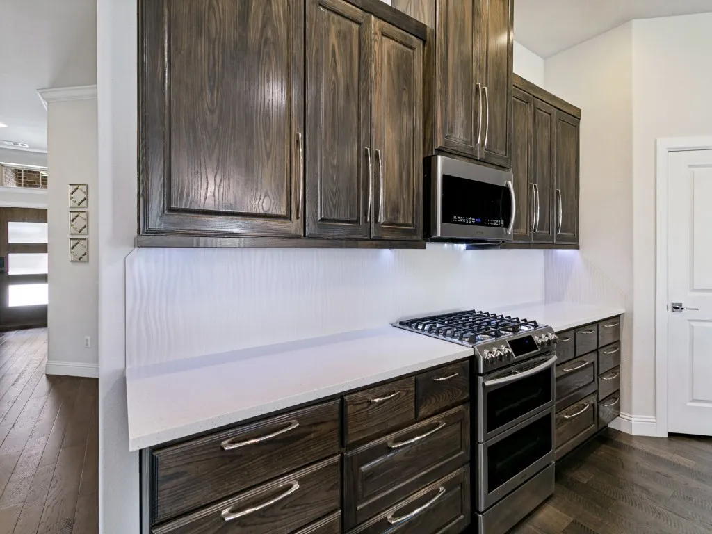 Gas Range and Stainless Appliances