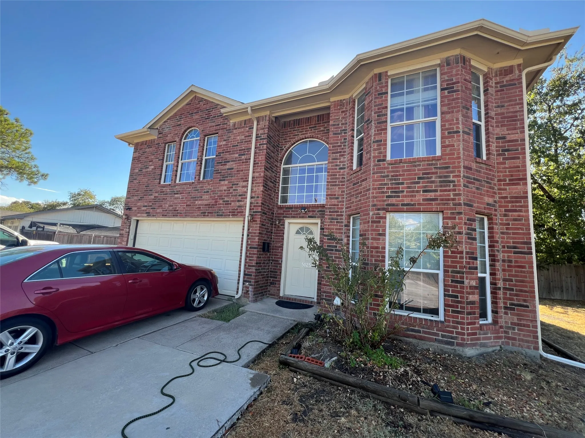Single Family Residence For Sale in Tarrant County , 5025 Strummer Drive, North Richland Hills, Texas 76180, 5 Bedroom, 3 Bathroom, Garage spaces, 2,421 Sqft, built in 2005, mls#21394702, Real Estate Agent in North Richland Hills, Homes For Sale in Tarrant county, Homes For Sale in North Richland Hills, Realtor in North Richland Hills Texas, Real Estate Brokerage Independent Realty Texas, Luminita Cordes Realtor