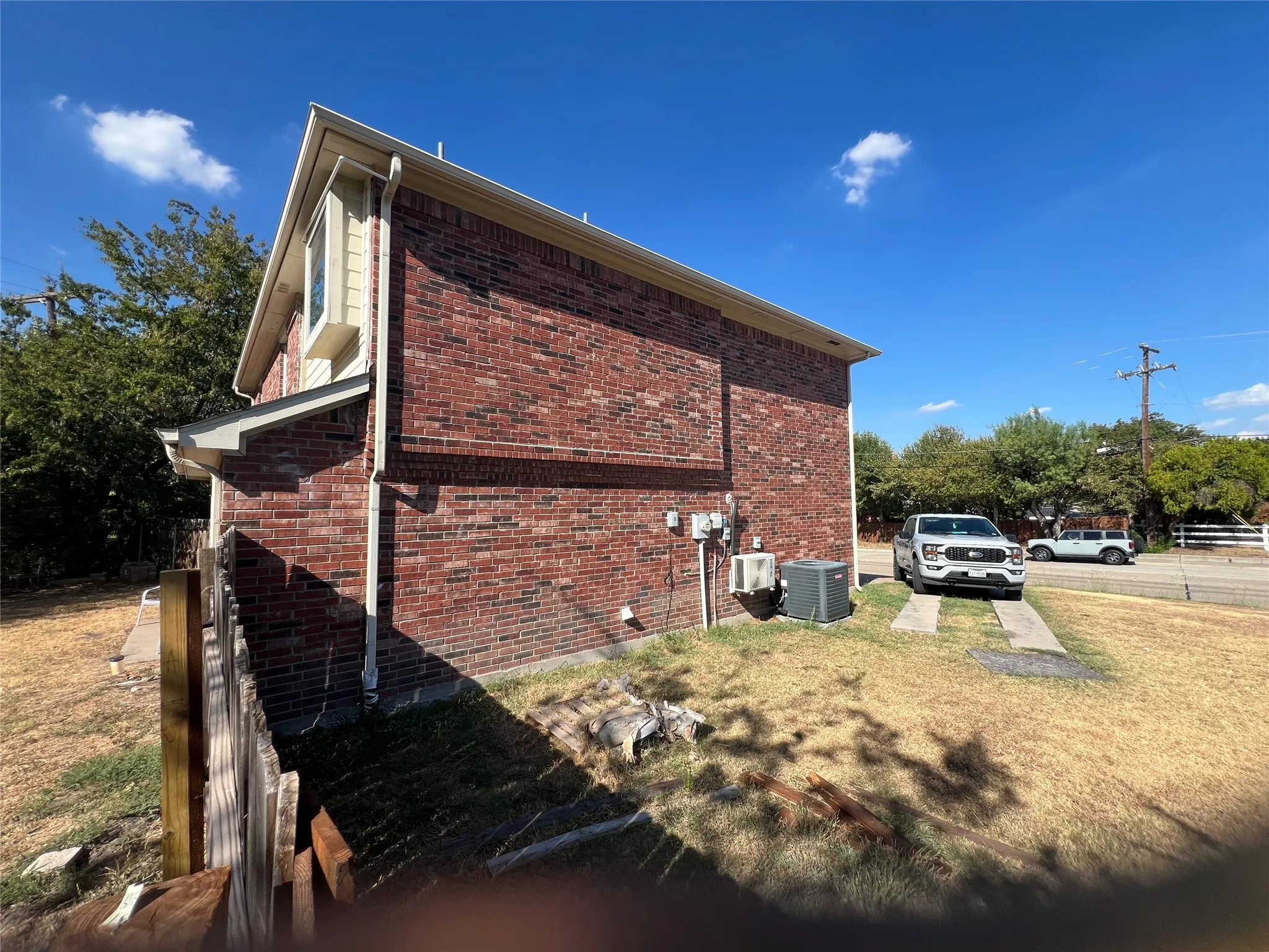 Single Family Residence For Sale in Tarrant County , 5025 Strummer Drive, North Richland Hills, Texas 76180, 5 Bedroom, 3 Bathroom, Garage spaces, 2,421 Sqft, built in 2005, mls#21394702, Real Estate Agent in North Richland Hills, Homes For Sale in Tarrant county, Homes For Sale in North Richland Hills, Realtor in North Richland Hills Texas, Real Estate Brokerage Independent Realty Texas, Luminita Cordes Realtor