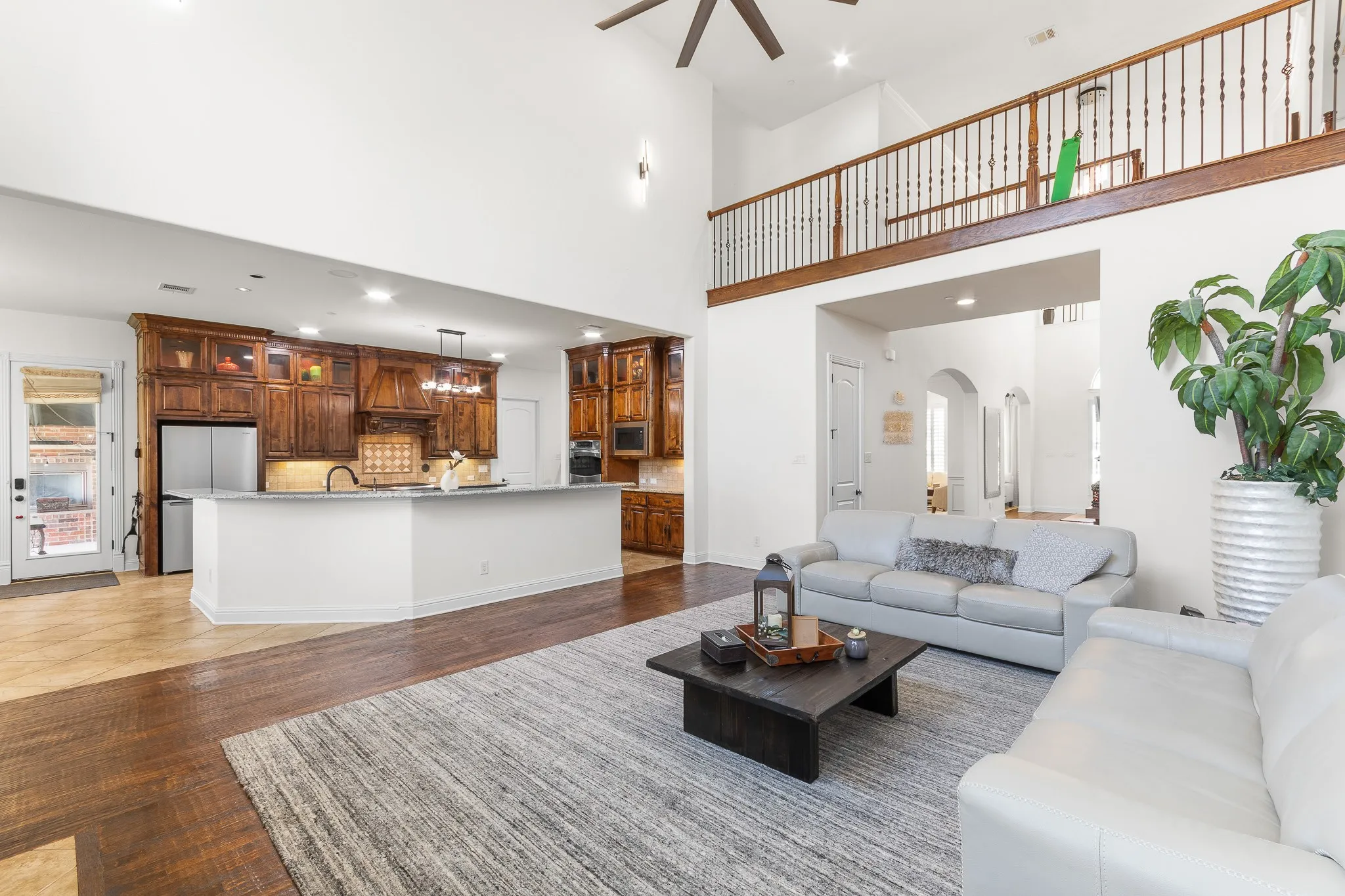 Single Family Residence For Sale in Tarrant County , 2109 Boulder Court, Southlake, Texas 76092, 4 Bedroom, 4 Bathroom, 3 Garage spaces, 5,932 Sqft, built in 2009, mls#21394632, Real Estate Agent in Southlake, Homes For Sale in Tarrant county, Homes For Sale in Southlake, Realtor in Southlake Texas, Real Estate Brokerage Independent Realty Texas, Luminita Cordes Realtor