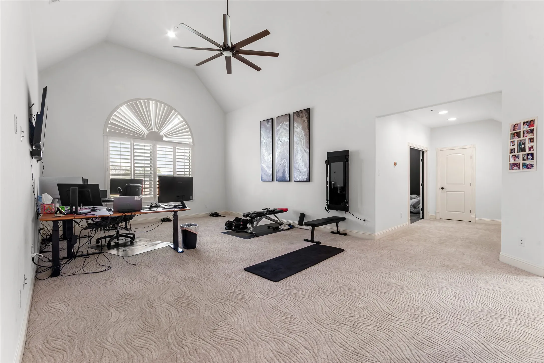 Single Family Residence For Sale in Tarrant County , 2109 Boulder Court, Southlake, Texas 76092, 4 Bedroom, 4 Bathroom, 3 Garage spaces, 5,932 Sqft, built in 2009, mls#21394632, Real Estate Agent in Southlake, Homes For Sale in Tarrant county, Homes For Sale in Southlake, Realtor in Southlake Texas, Real Estate Brokerage Independent Realty Texas, Luminita Cordes Realtor