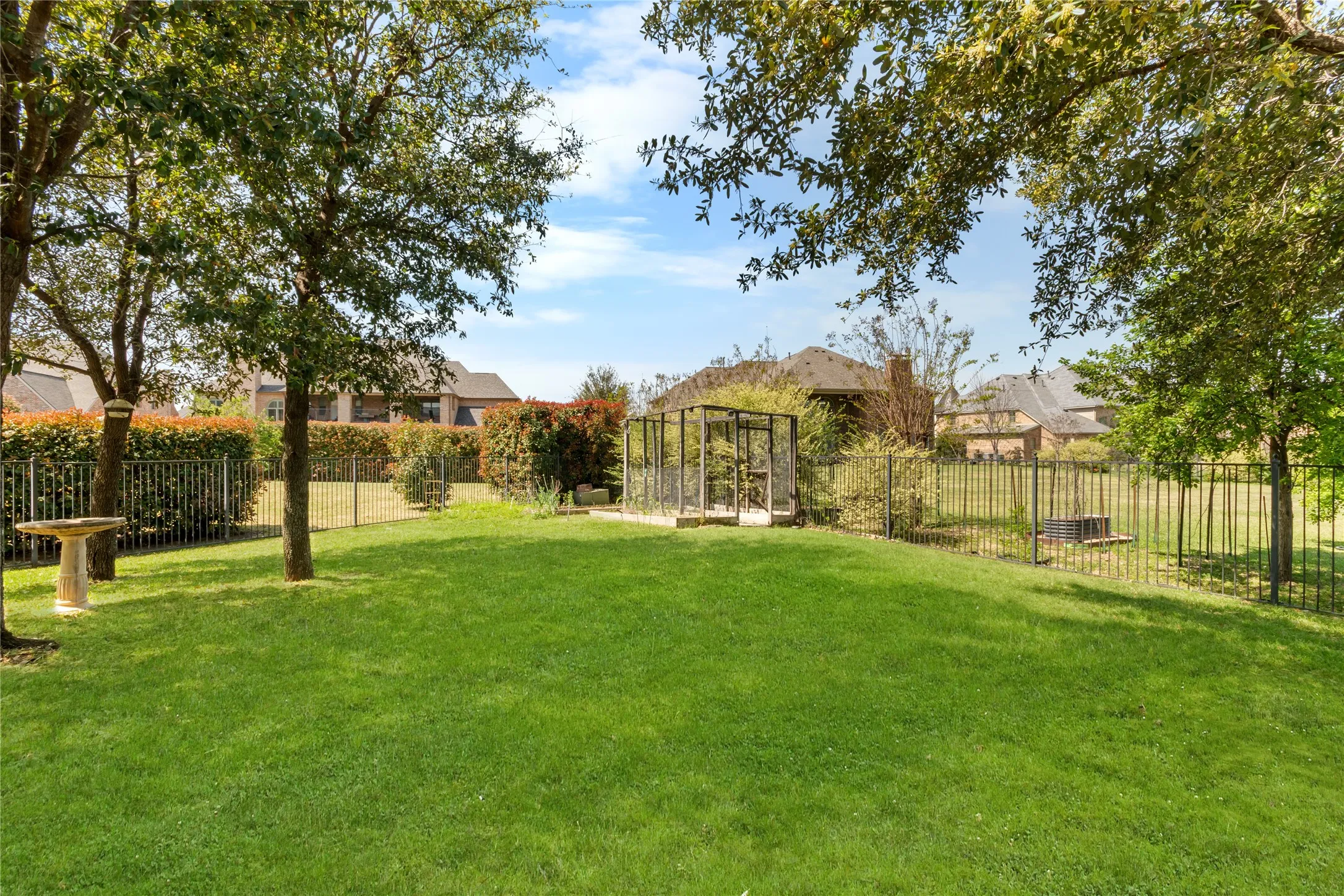 Single Family Residence For Sale in Tarrant County , 2109 Boulder Court, Southlake, Texas 76092, 4 Bedroom, 4 Bathroom, 3 Garage spaces, 5,932 Sqft, built in 2009, mls#21394632, Real Estate Agent in Southlake, Homes For Sale in Tarrant county, Homes For Sale in Southlake, Realtor in Southlake Texas, Real Estate Brokerage Independent Realty Texas, Luminita Cordes Realtor