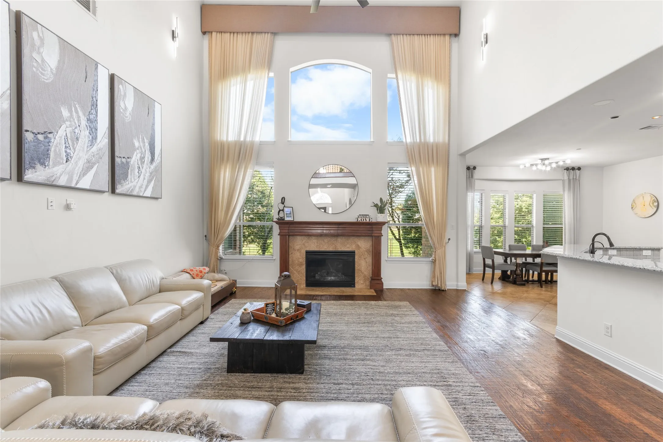 Single Family Residence For Sale in Tarrant County , 2109 Boulder Court, Southlake, Texas 76092, 4 Bedroom, 4 Bathroom, 3 Garage spaces, 5,932 Sqft, built in 2009, mls#21394632, Real Estate Agent in Southlake, Homes For Sale in Tarrant county, Homes For Sale in Southlake, Realtor in Southlake Texas, Real Estate Brokerage Independent Realty Texas, Luminita Cordes Realtor