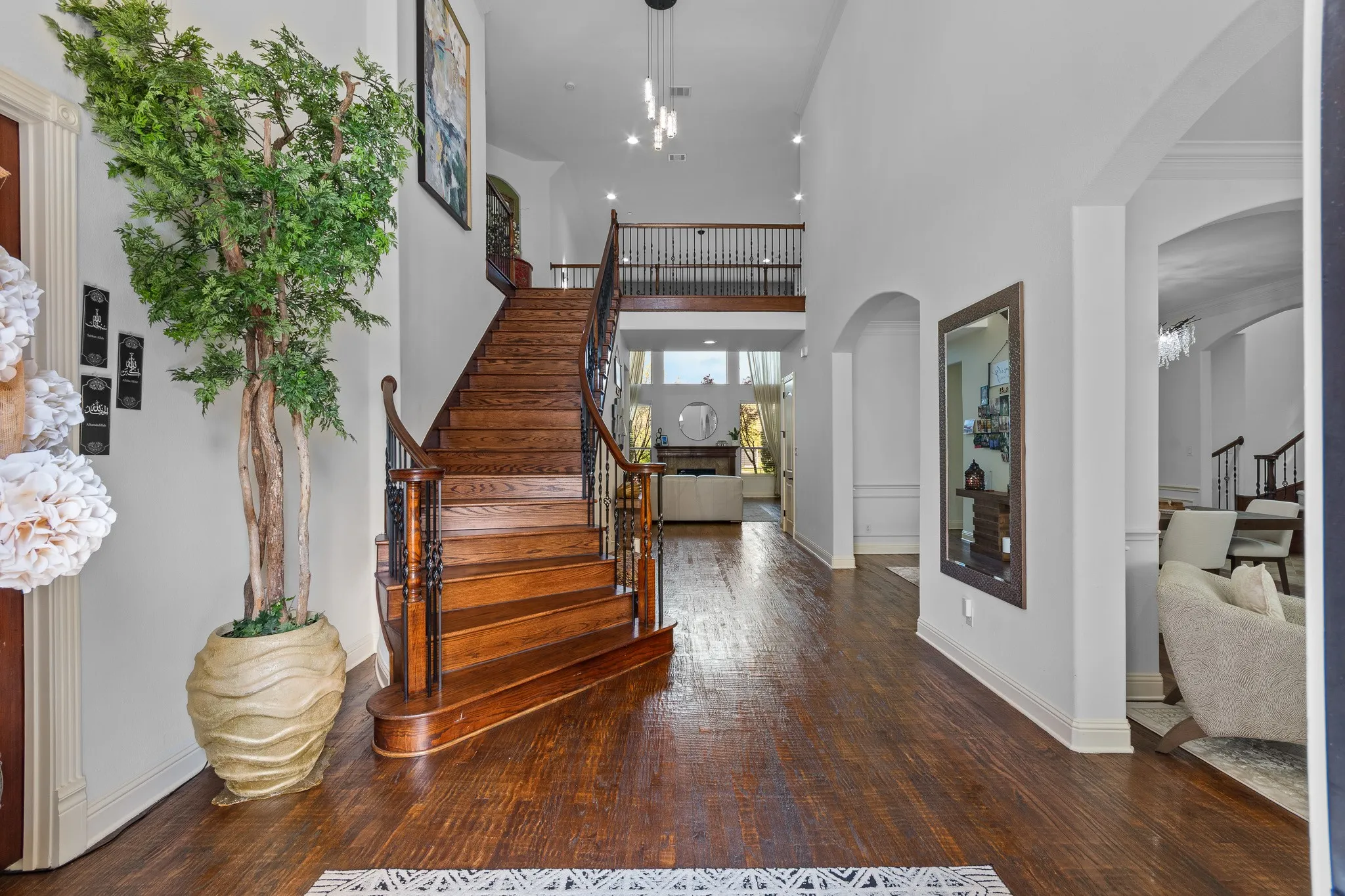 Single Family Residence For Sale in Tarrant County , 2109 Boulder Court, Southlake, Texas 76092, 4 Bedroom, 4 Bathroom, 3 Garage spaces, 5,932 Sqft, built in 2009, mls#21394632, Real Estate Agent in Southlake, Homes For Sale in Tarrant county, Homes For Sale in Southlake, Realtor in Southlake Texas, Real Estate Brokerage Independent Realty Texas, Luminita Cordes Realtor