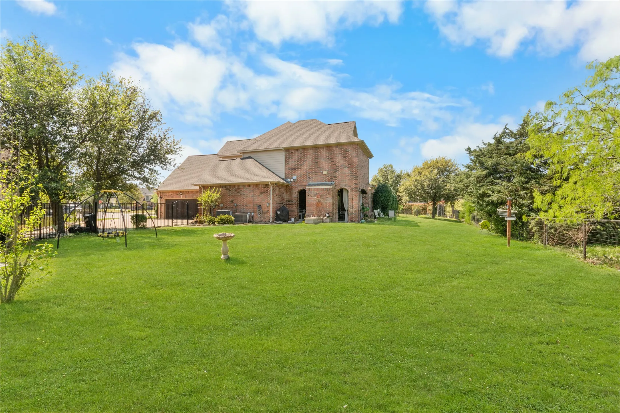 Single Family Residence For Sale in Tarrant County , 2109 Boulder Court, Southlake, Texas 76092, 4 Bedroom, 4 Bathroom, 3 Garage spaces, 5,932 Sqft, built in 2009, mls#21394632, Real Estate Agent in Southlake, Homes For Sale in Tarrant county, Homes For Sale in Southlake, Realtor in Southlake Texas, Real Estate Brokerage Independent Realty Texas, Luminita Cordes Realtor
