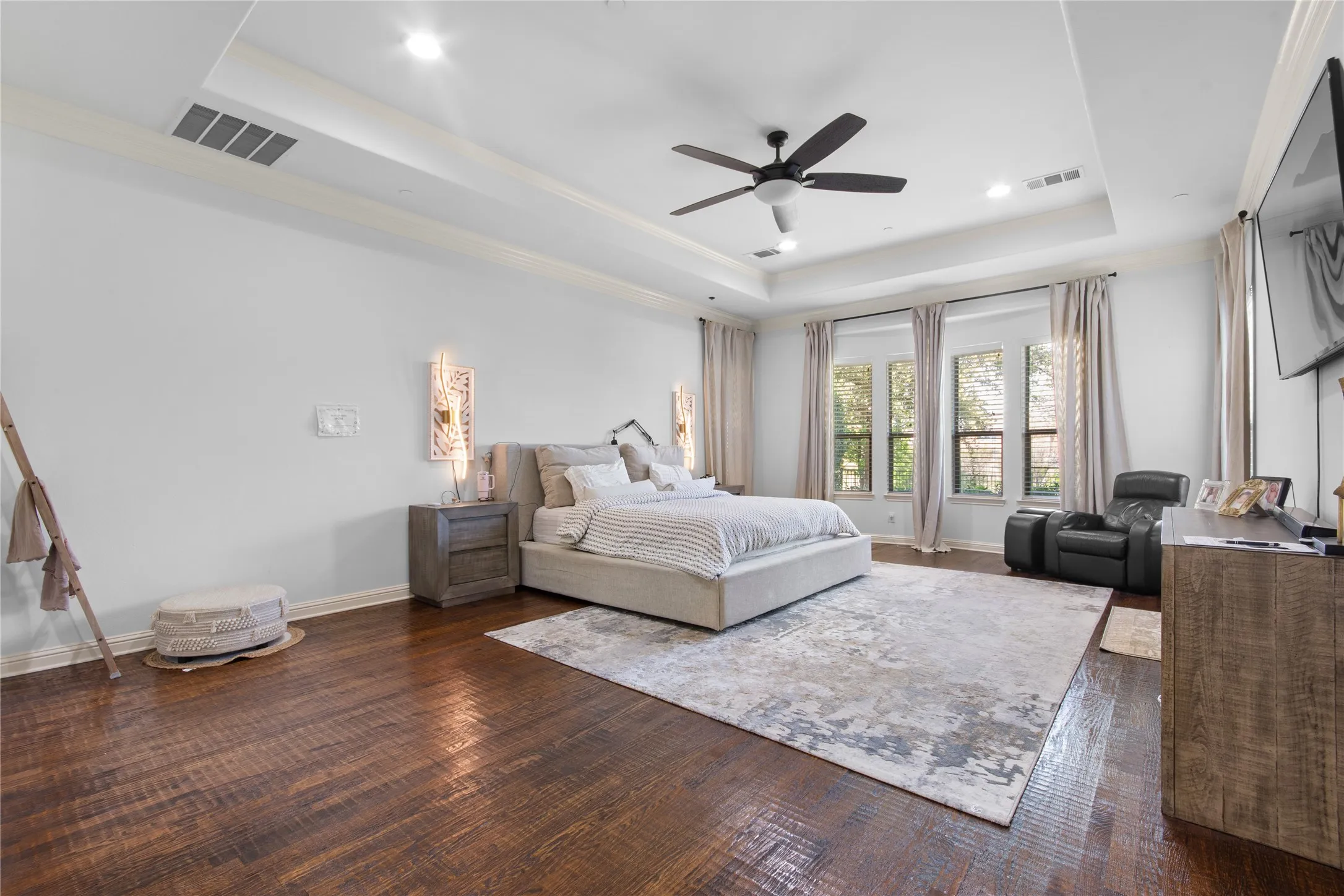 Single Family Residence For Sale in Tarrant County , 2109 Boulder Court, Southlake, Texas 76092, 4 Bedroom, 4 Bathroom, 3 Garage spaces, 5,932 Sqft, built in 2009, mls#21394632, Real Estate Agent in Southlake, Homes For Sale in Tarrant county, Homes For Sale in Southlake, Realtor in Southlake Texas, Real Estate Brokerage Independent Realty Texas, Luminita Cordes Realtor
