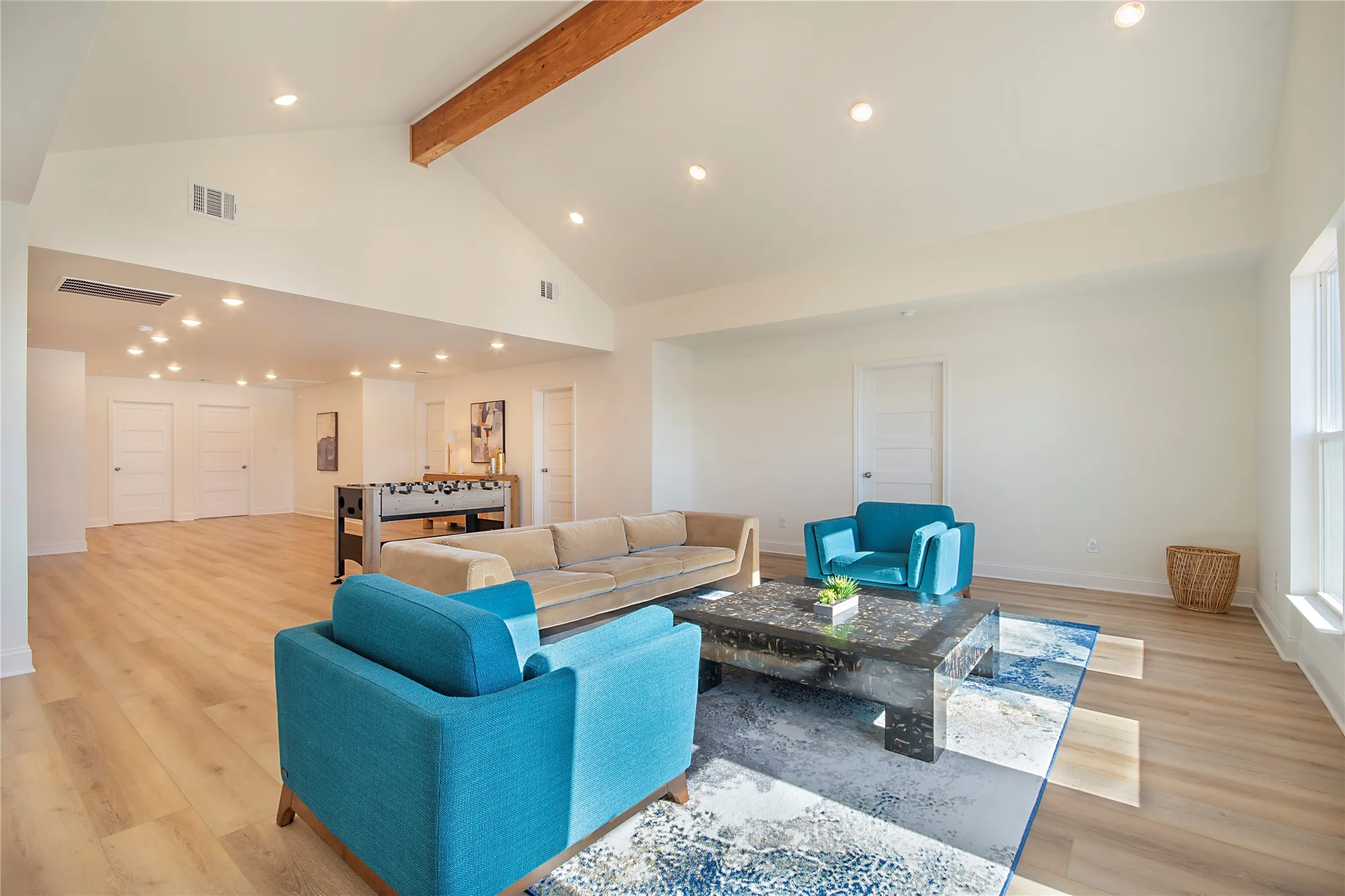 Single Family Residence For Sale in Tarrant County , 6805 Briar Road, Azle, Texas 76020, 7 Bedroom, 6 Bathroom, Garage spaces, 4,378 Sqft, built in 1986, mls#21394679, Real Estate Agent in Azle, Homes For Sale in Tarrant county, Homes For Sale in Azle, Realtor in Azle Texas, Real Estate Brokerage Independent Realty Texas, Luminita Cordes Realtor