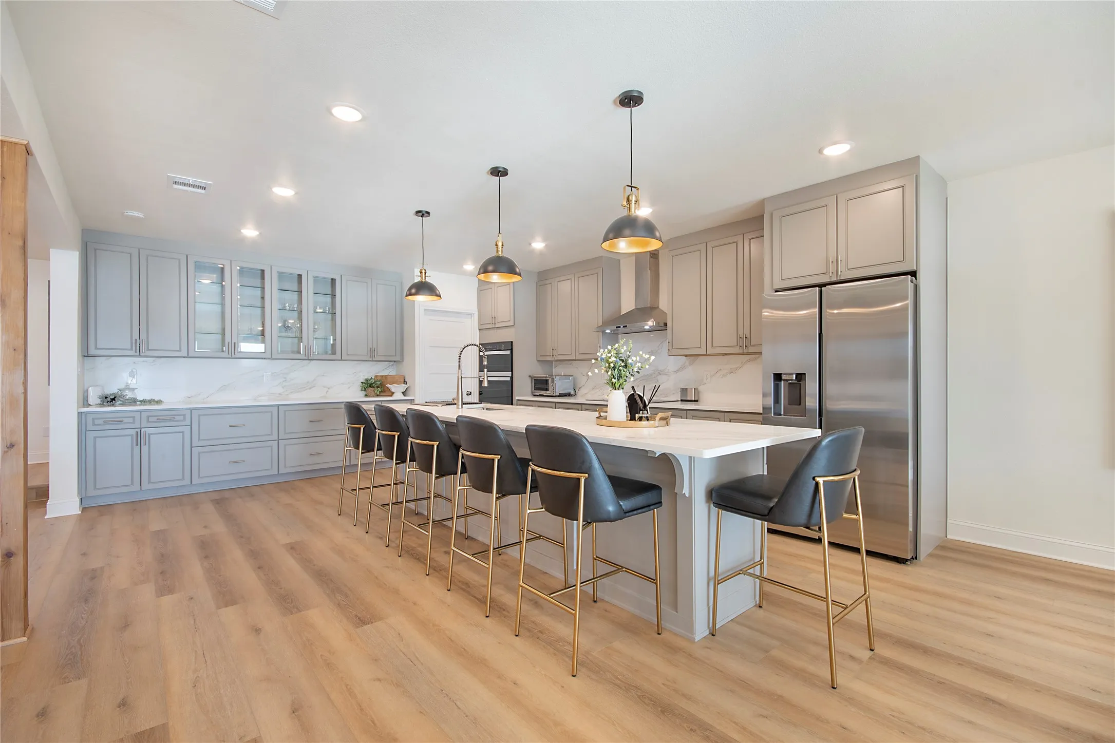 Single Family Residence For Sale in Tarrant County , 6805 Briar Road, Azle, Texas 76020, 7 Bedroom, 6 Bathroom, Garage spaces, 4,378 Sqft, built in 1986, mls#21394679, Real Estate Agent in Azle, Homes For Sale in Tarrant county, Homes For Sale in Azle, Realtor in Azle Texas, Real Estate Brokerage Independent Realty Texas, Luminita Cordes Realtor