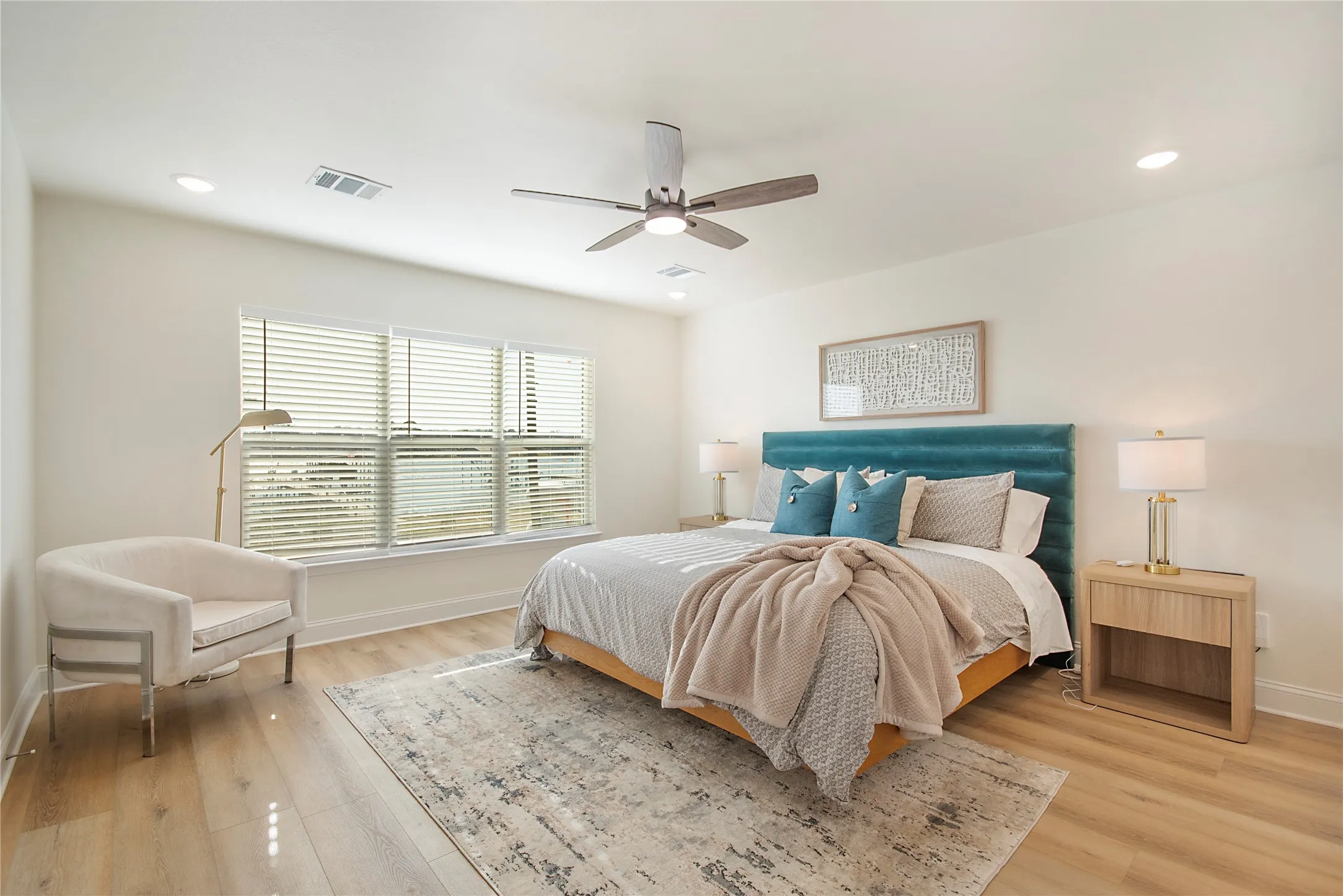 Single Family Residence For Sale in Tarrant County , 6805 Briar Road, Azle, Texas 76020, 7 Bedroom, 6 Bathroom, Garage spaces, 4,378 Sqft, built in 1986, mls#21394679, Real Estate Agent in Azle, Homes For Sale in Tarrant county, Homes For Sale in Azle, Realtor in Azle Texas, Real Estate Brokerage Independent Realty Texas, Luminita Cordes Realtor