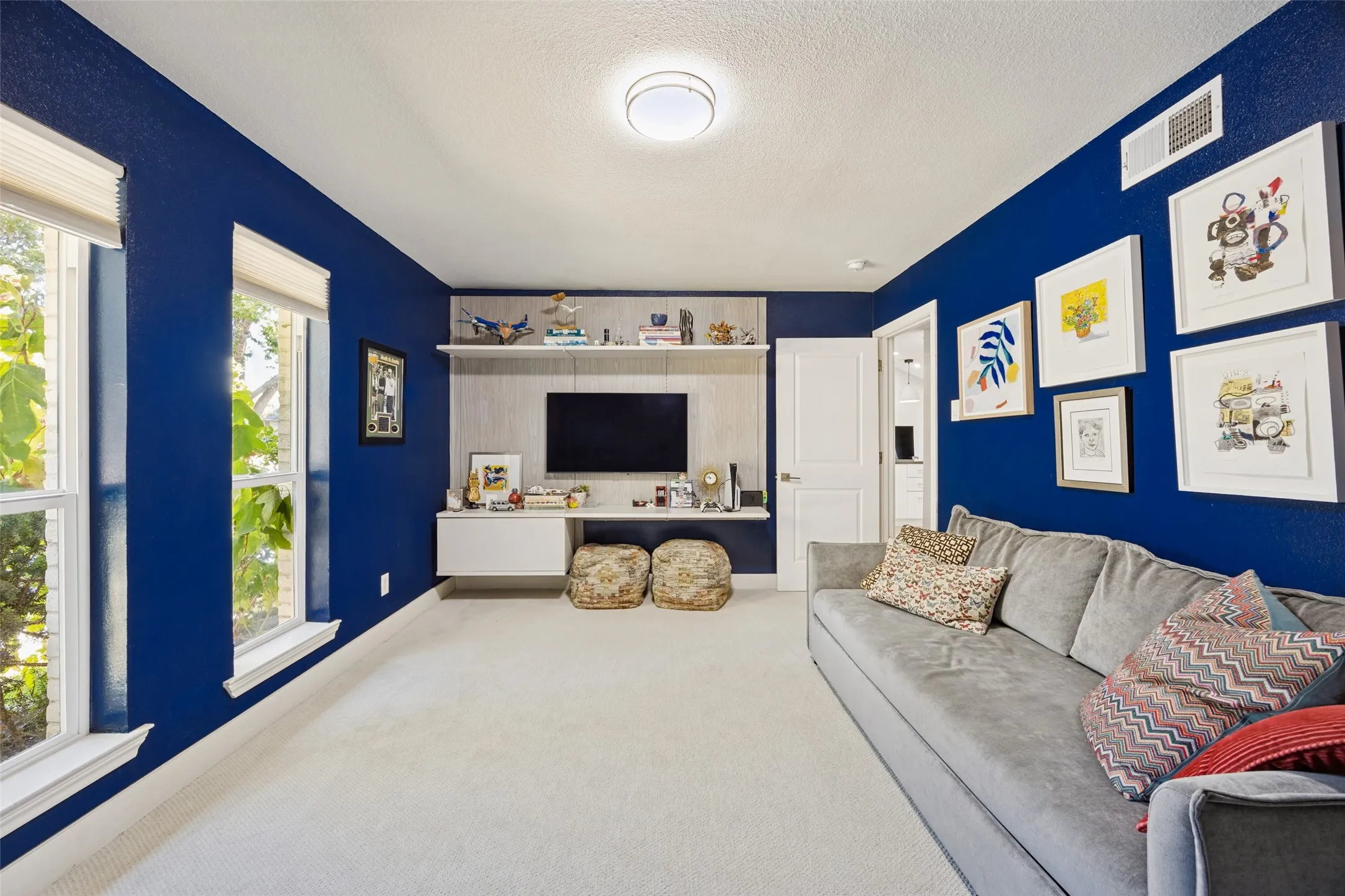 Single Family Residence For Sale in Dallas County , 6834 Quarterway Drive, Dallas, Texas 75248, 4 Bedroom, 3 Bathroom, 2 Garage spaces, 2,847 Sqft, built in 1969, mls#21374985, Real Estate Agent in Dallas, Homes For Sale in Dallas county, Homes For Sale in Dallas, Realtor in Dallas Texas, Real Estate Brokerage Independent Realty Texas, Luminita Cordes Realtor