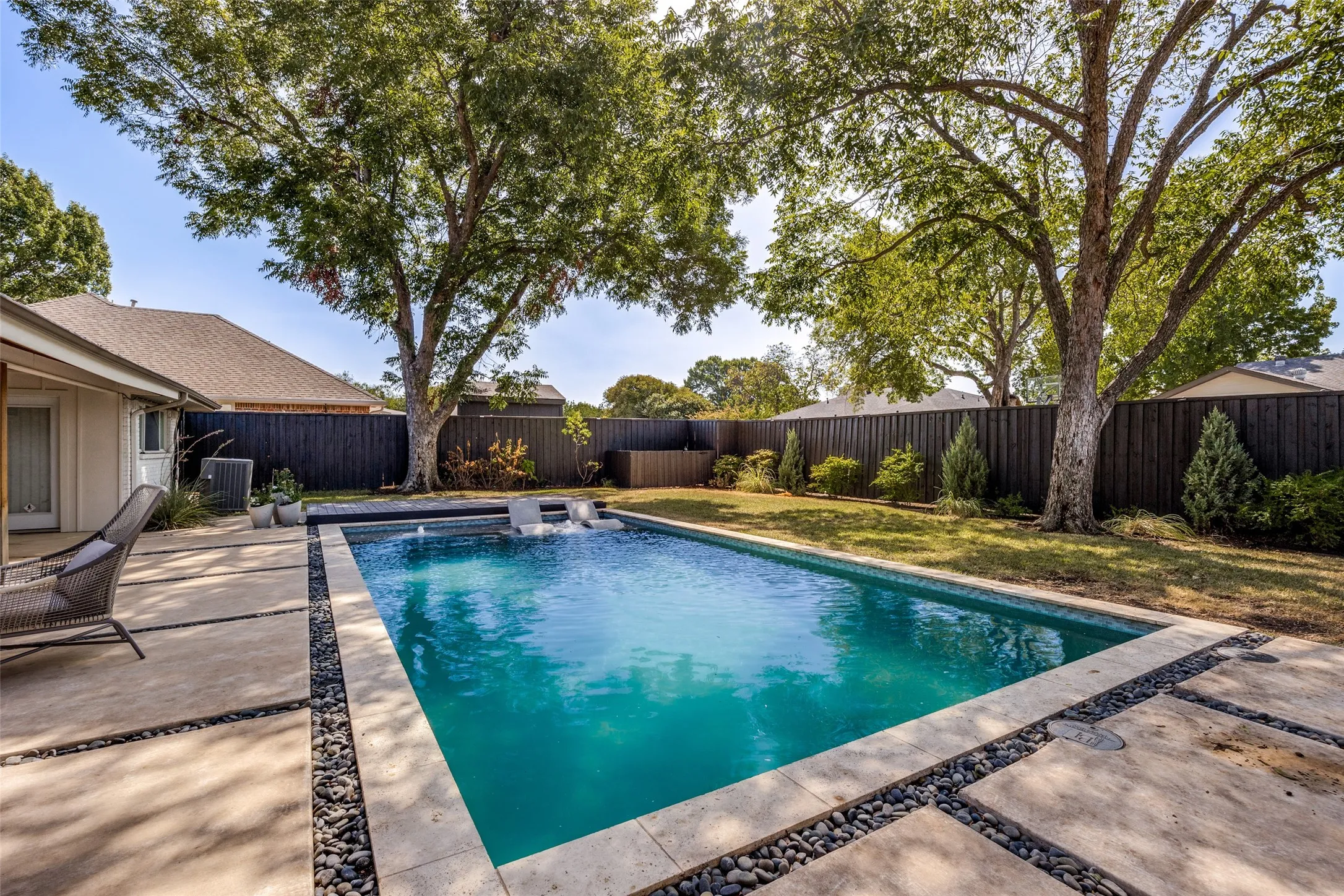 Single Family Residence For Sale in Dallas County , 6834 Quarterway Drive, Dallas, Texas 75248, 4 Bedroom, 3 Bathroom, 2 Garage spaces, 2,847 Sqft, built in 1969, mls#21374985, Real Estate Agent in Dallas, Homes For Sale in Dallas county, Homes For Sale in Dallas, Realtor in Dallas Texas, Real Estate Brokerage Independent Realty Texas, Luminita Cordes Realtor