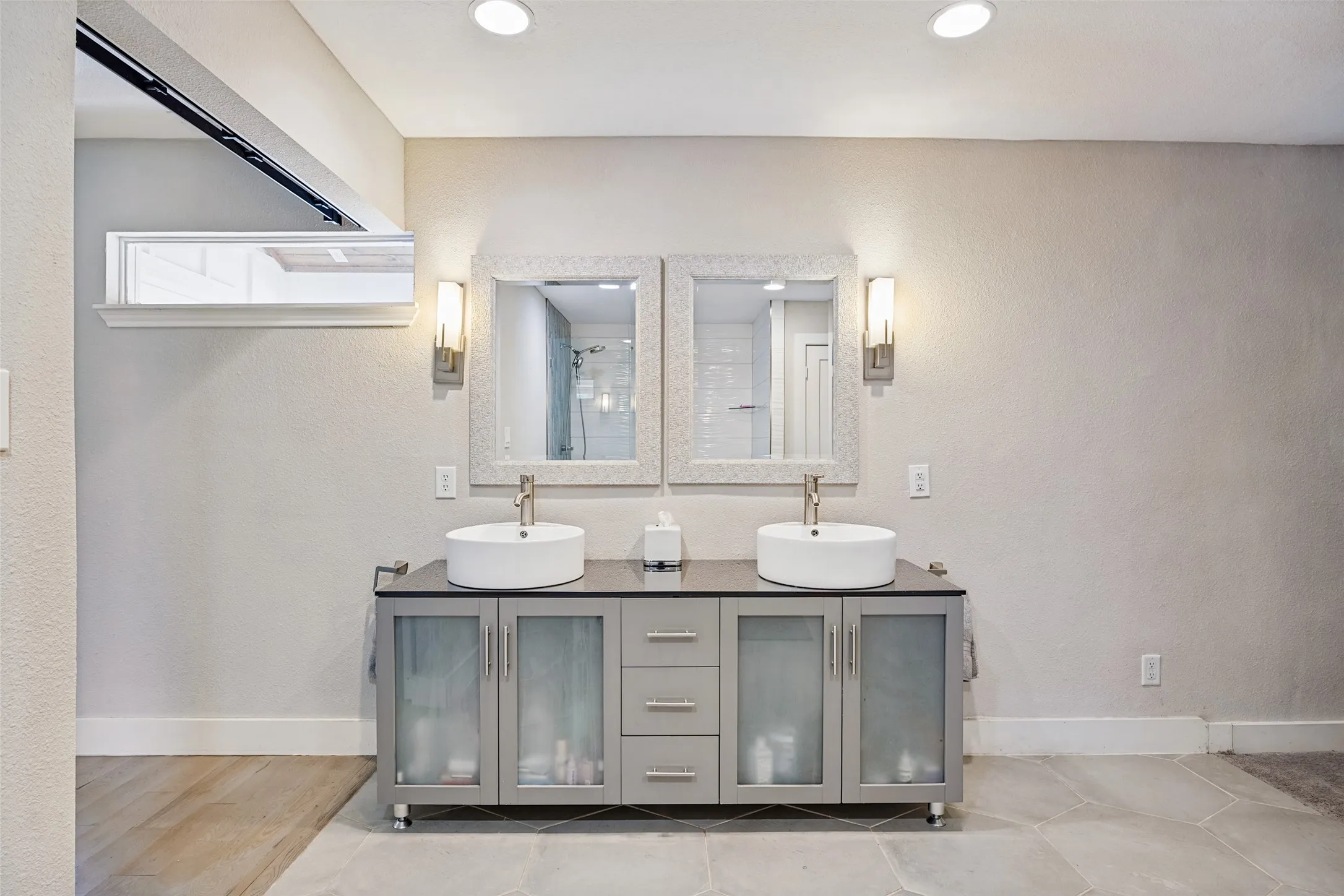 Single Family Residence For Sale in Dallas County , 6834 Quarterway Drive, Dallas, Texas 75248, 4 Bedroom, 3 Bathroom, 2 Garage spaces, 2,847 Sqft, built in 1969, mls#21374985, Real Estate Agent in Dallas, Homes For Sale in Dallas county, Homes For Sale in Dallas, Realtor in Dallas Texas, Real Estate Brokerage Independent Realty Texas, Luminita Cordes Realtor