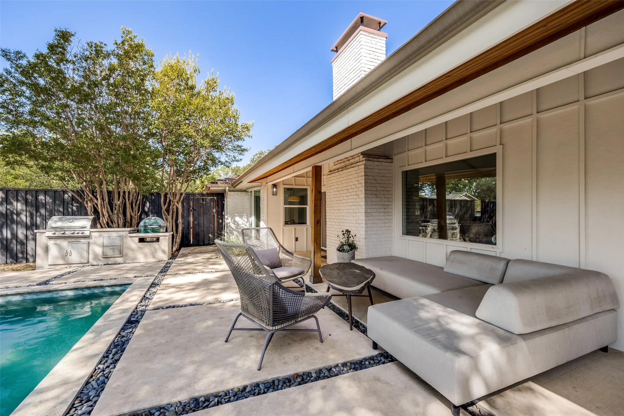 Single Family Residence For Sale in Dallas County , 6834 Quarterway Drive, Dallas, Texas 75248, 4 Bedroom, 3 Bathroom, 2 Garage spaces, 2,847 Sqft, built in 1969, mls#21374985, Real Estate Agent in Dallas, Homes For Sale in Dallas county, Homes For Sale in Dallas, Realtor in Dallas Texas, Real Estate Brokerage Independent Realty Texas, Luminita Cordes Realtor