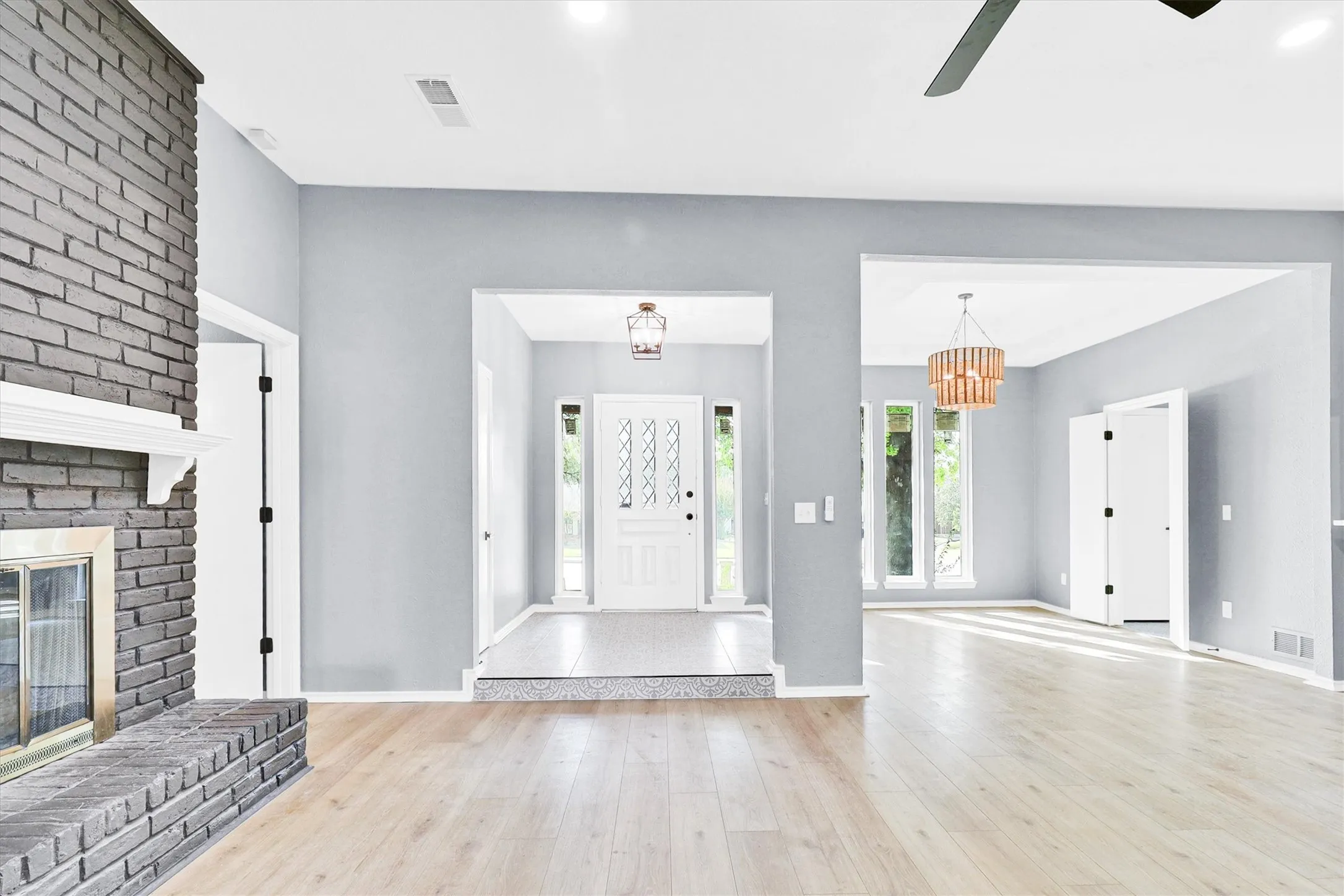 Single Family Residence For Sale in Dallas County , 2615 Dove Creek Lane, Carrollton, Texas 75006, 4 Bedroom, 3 Bathroom, 2 Garage spaces, 2,561 Sqft, built in 1981, mls#21394574, Real Estate Agent in Carrollton, Homes For Sale in Dallas county, Homes For Sale in Carrollton, Realtor in Carrollton Texas, Real Estate Brokerage Independent Realty Texas, Luminita Cordes Realtor