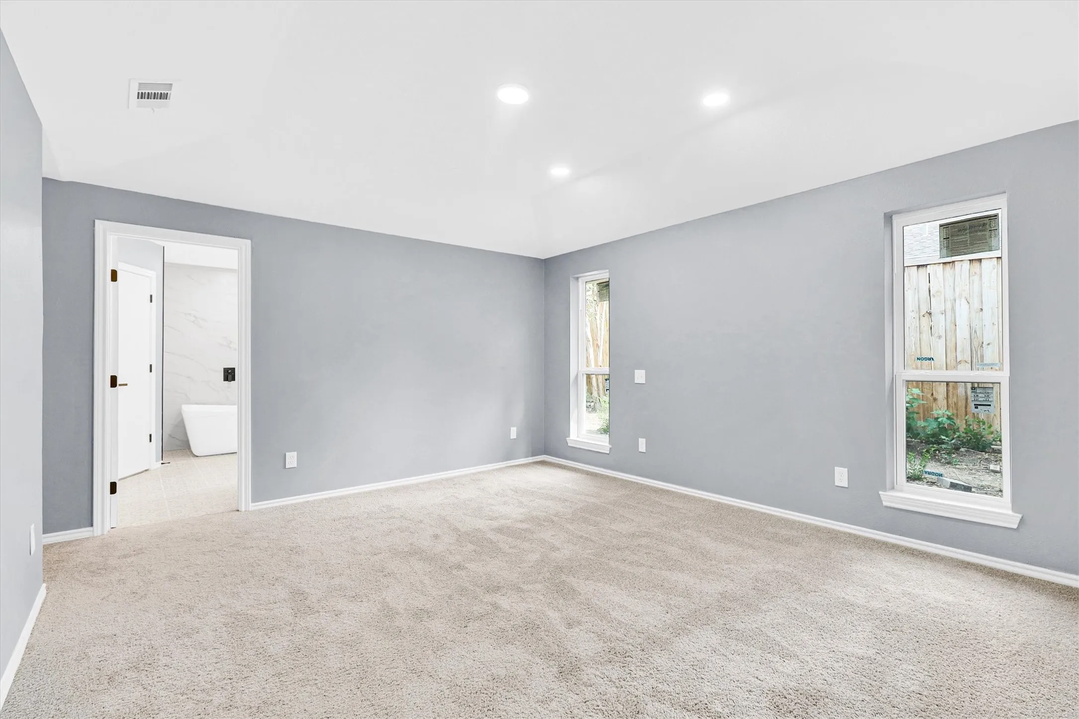 Single Family Residence For Sale in Dallas County , 2615 Dove Creek Lane, Carrollton, Texas 75006, 4 Bedroom, 3 Bathroom, 2 Garage spaces, 2,561 Sqft, built in 1981, mls#21394574, Real Estate Agent in Carrollton, Homes For Sale in Dallas county, Homes For Sale in Carrollton, Realtor in Carrollton Texas, Real Estate Brokerage Independent Realty Texas, Luminita Cordes Realtor