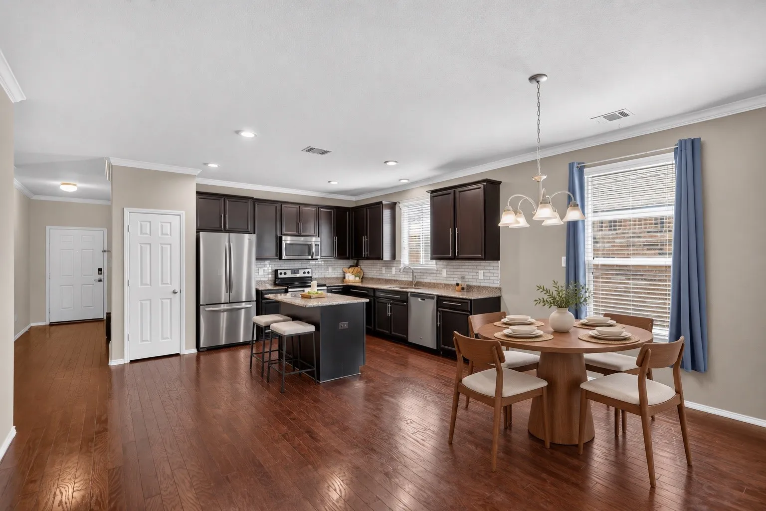 Single Family Residence For Sale in Tarrant County , 10005 Amosite Drive, Fort Worth, Texas 76131, 3 Bedroom, 2 Bathroom, 2 Garage spaces, 1,947 Sqft, built in 2016, mls#21331182, Real Estate Agent in Fort Worth, Homes For Sale in Tarrant county, Homes For Sale in Fort Worth, Realtor in Fort Worth Texas, Real Estate Brokerage Independent Realty Texas, Luminita Cordes Realtor