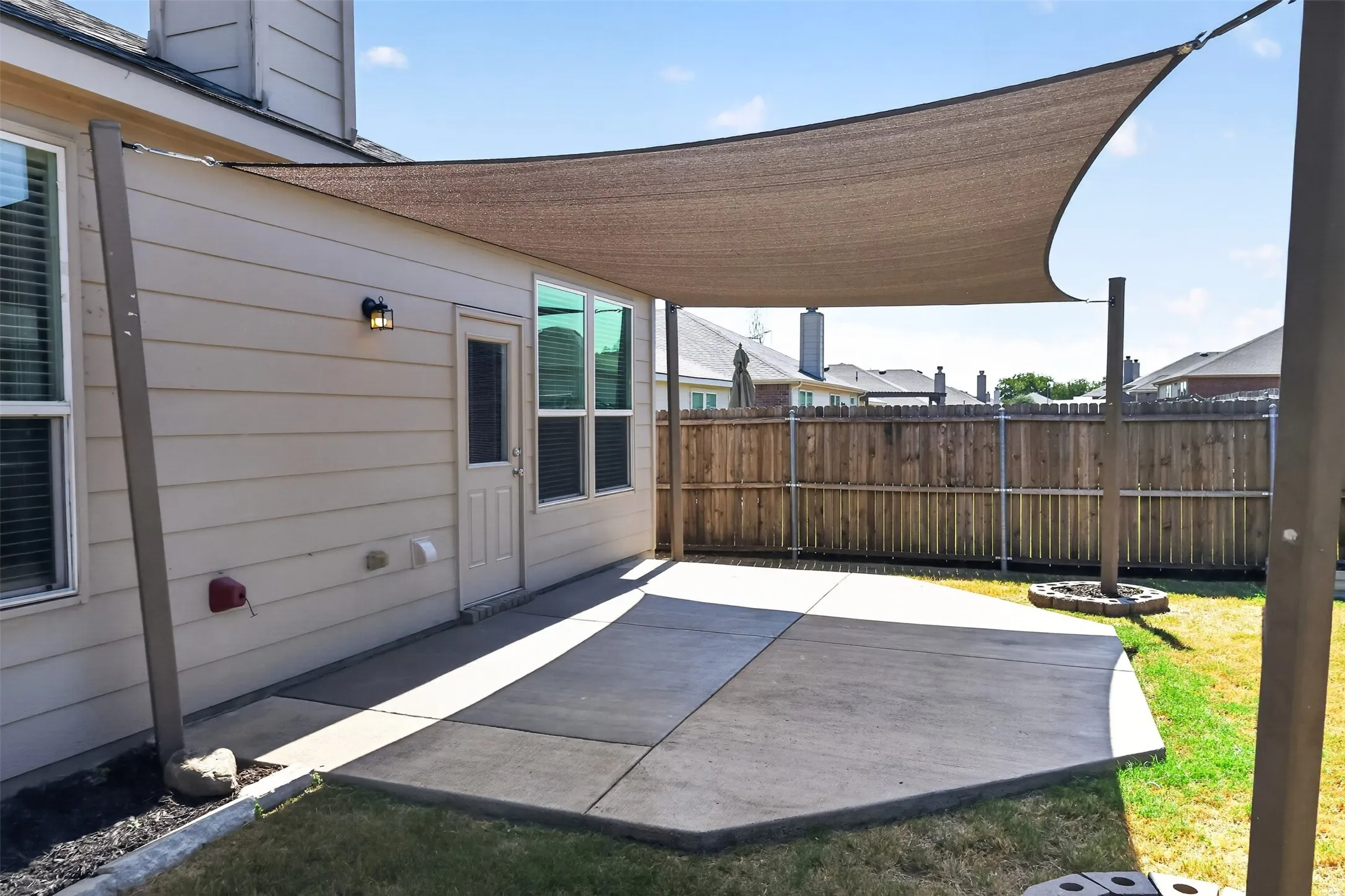 Single Family Residence For Sale in Tarrant County , 10005 Amosite Drive, Fort Worth, Texas 76131, 3 Bedroom, 2 Bathroom, 2 Garage spaces, 1,947 Sqft, built in 2016, mls#21331182, Real Estate Agent in Fort Worth, Homes For Sale in Tarrant county, Homes For Sale in Fort Worth, Realtor in Fort Worth Texas, Real Estate Brokerage Independent Realty Texas, Luminita Cordes Realtor