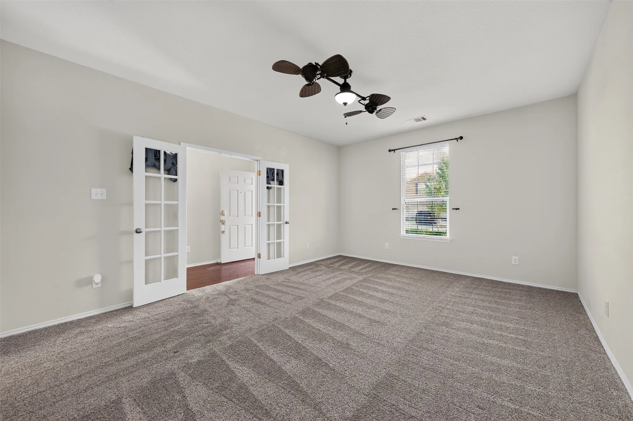 Media/Office/Whatever your heart desires. Large space!