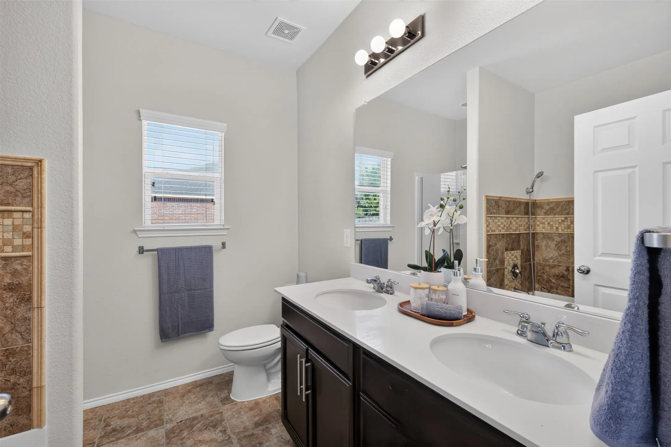 Single Family Residence For Sale in Tarrant County , 10005 Amosite Drive, Fort Worth, Texas 76131, 3 Bedroom, 2 Bathroom, 2 Garage spaces, 1,947 Sqft, built in 2016, mls#21331182, Real Estate Agent in Fort Worth, Homes For Sale in Tarrant county, Homes For Sale in Fort Worth, Realtor in Fort Worth Texas, Real Estate Brokerage Independent Realty Texas, Luminita Cordes Realtor