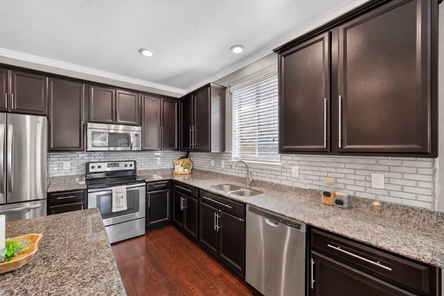 Single Family Residence For Sale in Tarrant County , 10005 Amosite Drive, Fort Worth, Texas 76131, 3 Bedroom, 2 Bathroom, 2 Garage spaces, 1,947 Sqft, built in 2016, mls#21331182, Real Estate Agent in Fort Worth, Homes For Sale in Tarrant county, Homes For Sale in Fort Worth, Realtor in Fort Worth Texas, Real Estate Brokerage Independent Realty Texas, Luminita Cordes Realtor
