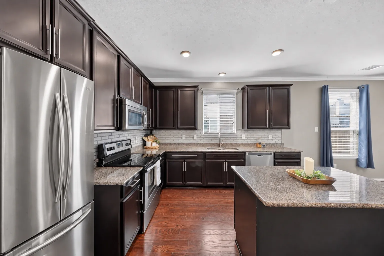 Single Family Residence For Sale in Tarrant County , 10005 Amosite Drive, Fort Worth, Texas 76131, 3 Bedroom, 2 Bathroom, 2 Garage spaces, 1,947 Sqft, built in 2016, mls#21331182, Real Estate Agent in Fort Worth, Homes For Sale in Tarrant county, Homes For Sale in Fort Worth, Realtor in Fort Worth Texas, Real Estate Brokerage Independent Realty Texas, Luminita Cordes Realtor