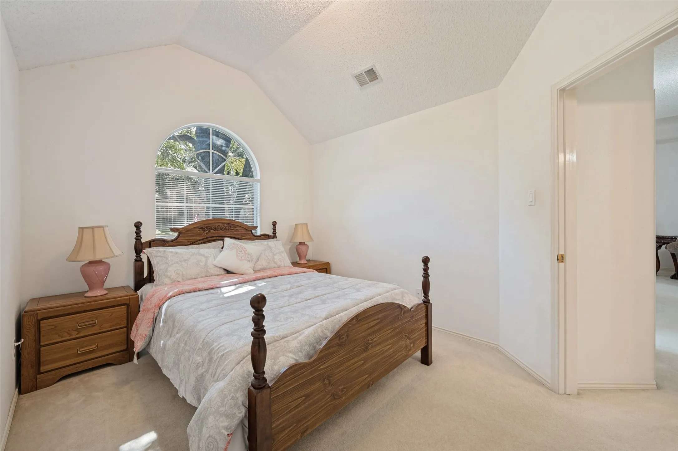 Single Family Residence For Sale in Collin County , 2710 Cheverny Drive, Mc Kinney, Texas 75070, 3 Bedroom, 2 Bathroom, 2 Garage spaces, 1,937 Sqft, built in 1994, mls#21385353, Real Estate Agent in Mc Kinney, Homes For Sale in Collin county, Homes For Sale in Mc Kinney, Realtor in Mc Kinney Texas, Real Estate Brokerage Independent Realty Texas, Luminita Cordes Realtor
