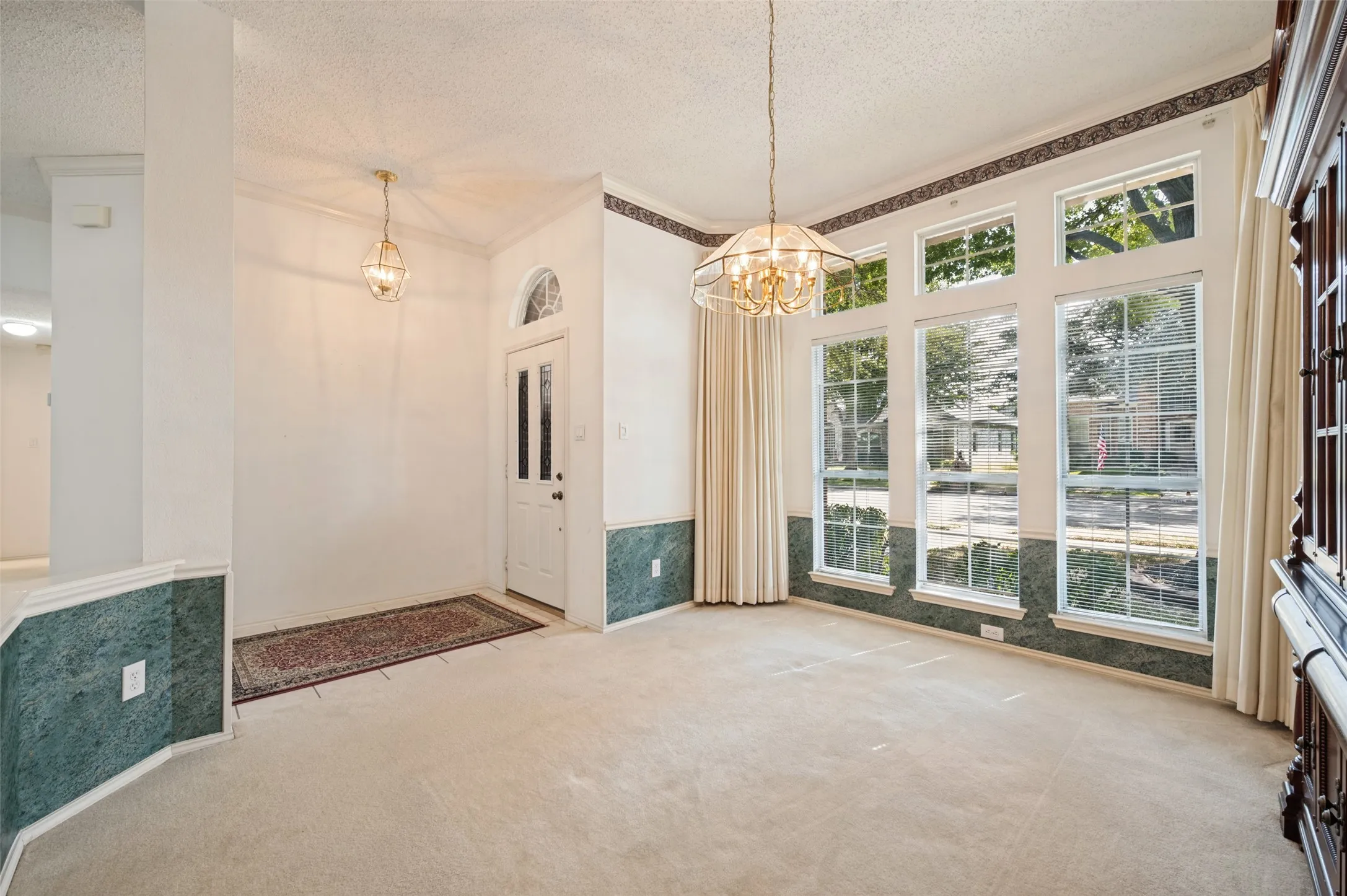 Single Family Residence For Sale in Collin County , 2710 Cheverny Drive, Mc Kinney, Texas 75070, 3 Bedroom, 2 Bathroom, 2 Garage spaces, 1,937 Sqft, built in 1994, mls#21385353, Real Estate Agent in Mc Kinney, Homes For Sale in Collin county, Homes For Sale in Mc Kinney, Realtor in Mc Kinney Texas, Real Estate Brokerage Independent Realty Texas, Luminita Cordes Realtor