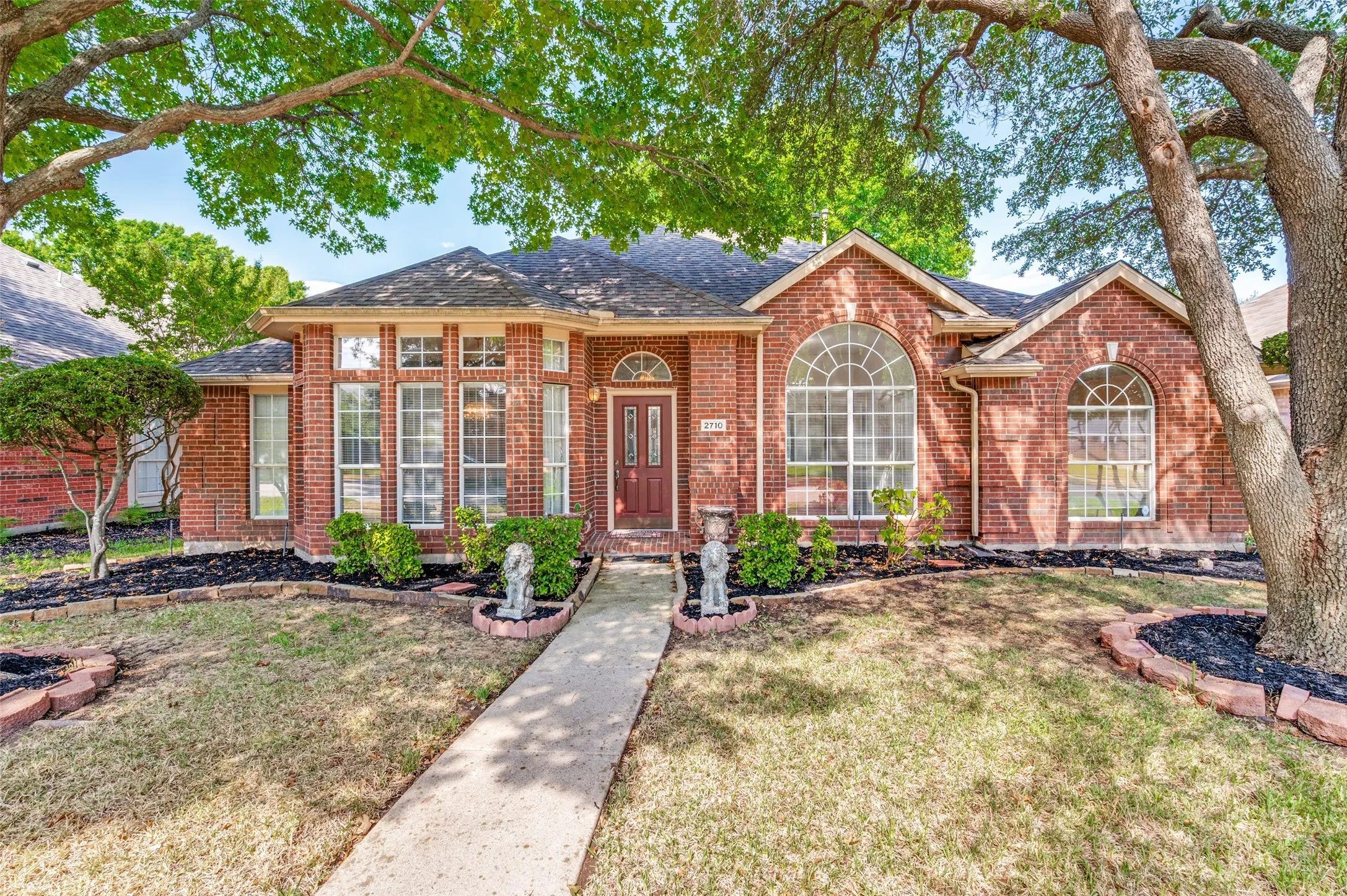 Single Family Residence For Sale in Collin County , 2710 Cheverny Drive, Mc Kinney, Texas 75070, 3 Bedroom, 2 Bathroom, 2 Garage spaces, 1,937 Sqft, built in 1994, mls#21385353, Real Estate Agent in Mc Kinney, Homes For Sale in Collin county, Homes For Sale in Mc Kinney, Realtor in Mc Kinney Texas, Real Estate Brokerage Independent Realty Texas, Luminita Cordes Realtor