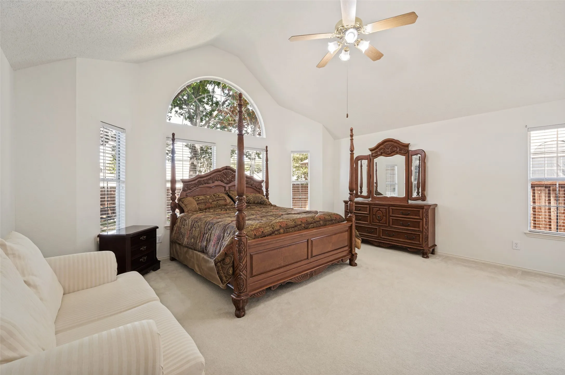 Single Family Residence For Sale in Collin County , 2710 Cheverny Drive, Mc Kinney, Texas 75070, 3 Bedroom, 2 Bathroom, 2 Garage spaces, 1,937 Sqft, built in 1994, mls#21385353, Real Estate Agent in Mc Kinney, Homes For Sale in Collin county, Homes For Sale in Mc Kinney, Realtor in Mc Kinney Texas, Real Estate Brokerage Independent Realty Texas, Luminita Cordes Realtor