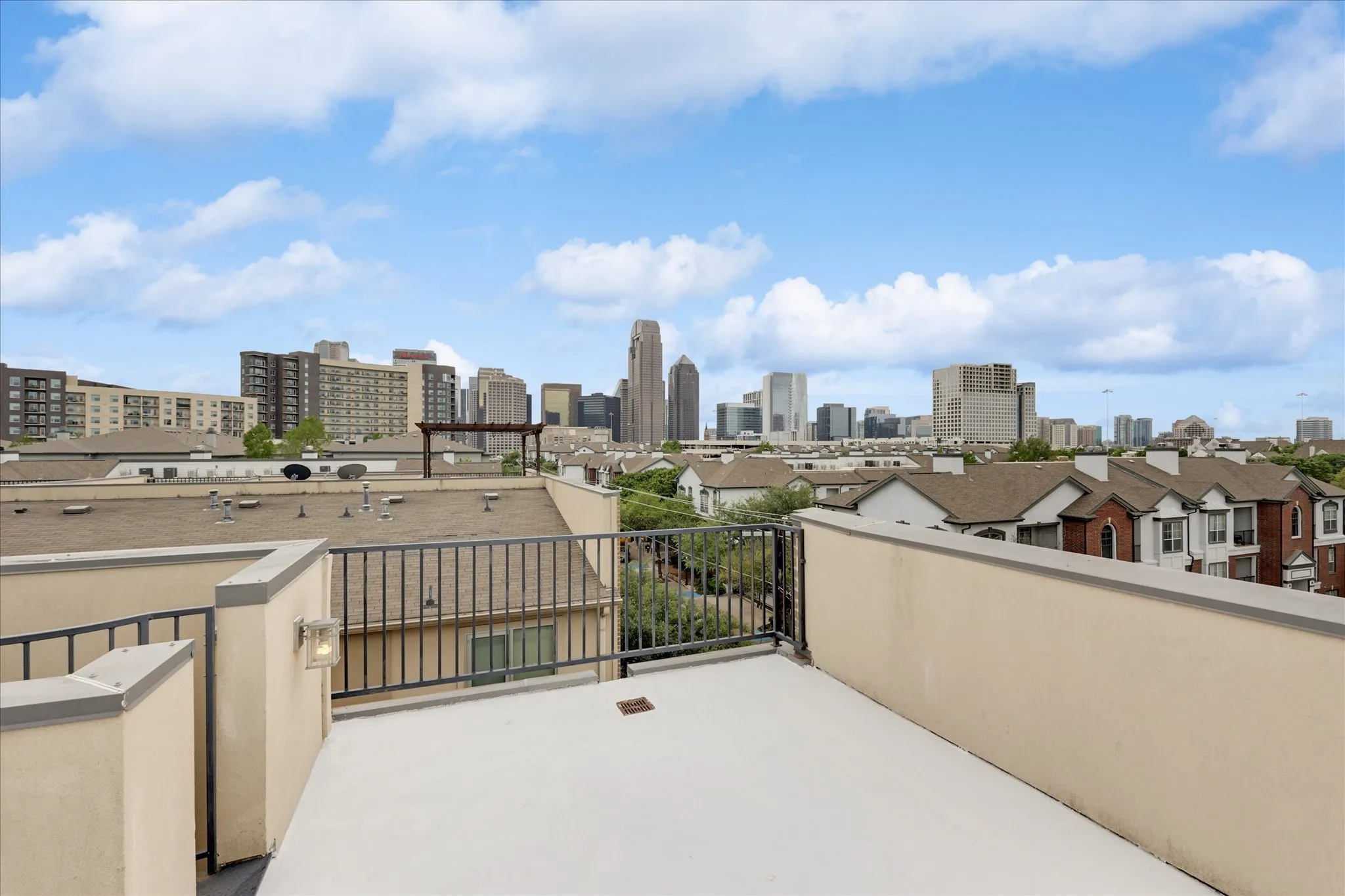 Townhouse For Rent in Dallas County , 745 Cannen John Lane, Dallas, Texas 75204, 2 Bedroom, 3 Bathroom, 2 Garage spaces, 1,799 Sqft, built in 2005, mls#21394707, Real Estate Agent in Dallas, Homes For Rent in Dallas county, Homes For Rent in Dallas, Realtor in Dallas Texas, Real Estate Brokerage Independent Realty Texas, Luminita Cordes Realtor