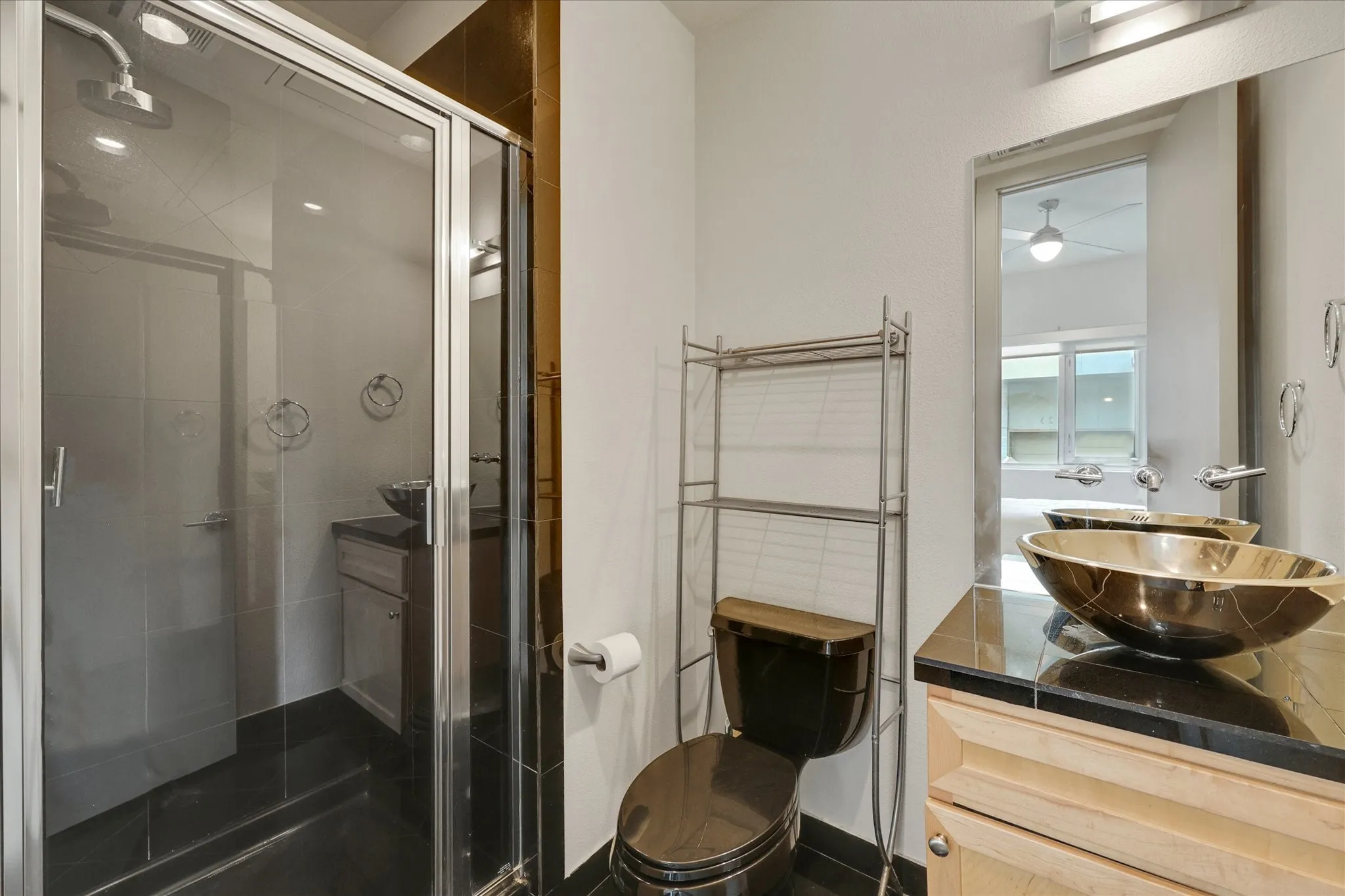 Full ensuite bath located on first floor