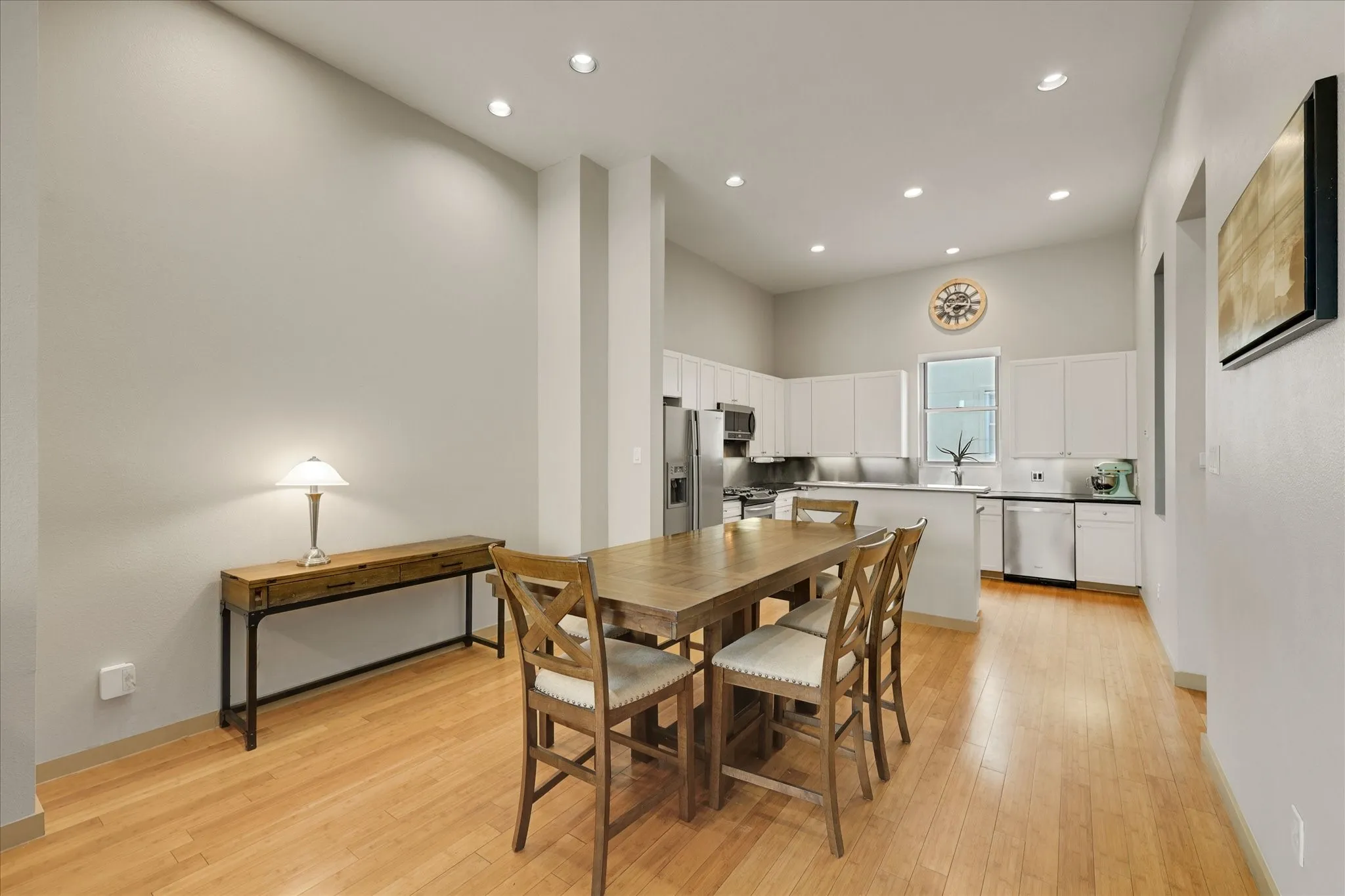 Townhouse For Rent in Dallas County , 745 Cannen John Lane, Dallas, Texas 75204, 2 Bedroom, 3 Bathroom, 2 Garage spaces, 1,799 Sqft, built in 2005, mls#21394707, Real Estate Agent in Dallas, Homes For Rent in Dallas county, Homes For Rent in Dallas, Realtor in Dallas Texas, Real Estate Brokerage Independent Realty Texas, Luminita Cordes Realtor
