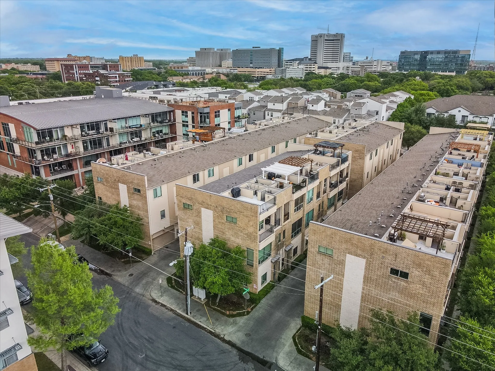 Townhouse For Rent in Dallas County , 745 Cannen John Lane, Dallas, Texas 75204, 2 Bedroom, 3 Bathroom, 2 Garage spaces, 1,799 Sqft, built in 2005, mls#21394707, Real Estate Agent in Dallas, Homes For Rent in Dallas county, Homes For Rent in Dallas, Realtor in Dallas Texas, Real Estate Brokerage Independent Realty Texas, Luminita Cordes Realtor
