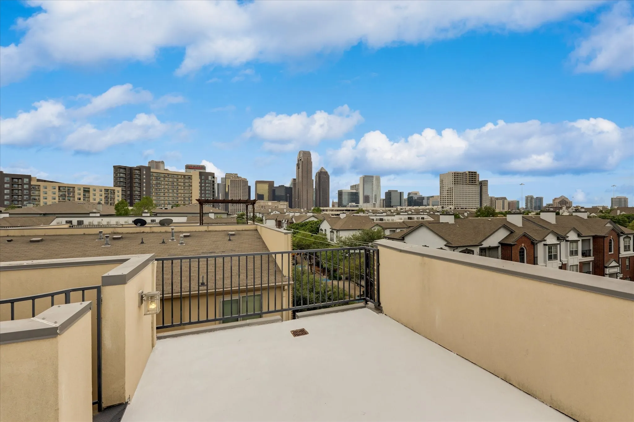 Townhouse For Rent in Dallas County , 745 Cannen John Lane, Dallas, Texas 75204, 2 Bedroom, 3 Bathroom, 2 Garage spaces, 1,799 Sqft, built in 2005, mls#21394707, Real Estate Agent in Dallas, Homes For Rent in Dallas county, Homes For Rent in Dallas, Realtor in Dallas Texas, Real Estate Brokerage Independent Realty Texas, Luminita Cordes Realtor