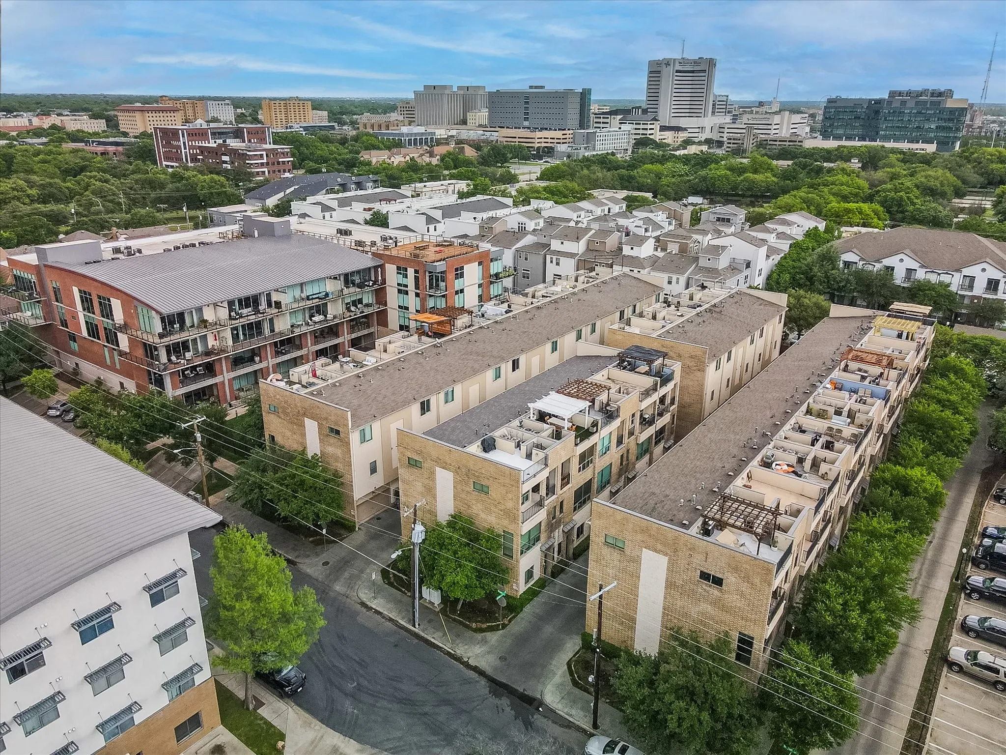 Townhouse For Rent in Dallas County , 745 Cannen John Lane, Dallas, Texas 75204, 2 Bedroom, 3 Bathroom, 2 Garage spaces, 1,799 Sqft, built in 2005, mls#21394707, Real Estate Agent in Dallas, Homes For Rent in Dallas county, Homes For Rent in Dallas, Realtor in Dallas Texas, Real Estate Brokerage Independent Realty Texas, Luminita Cordes Realtor