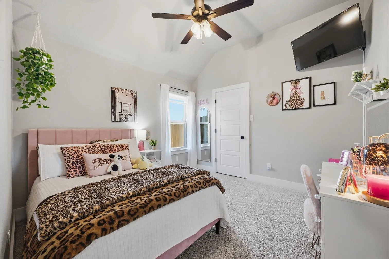 Single Family Residence For Sale in Johnson County , 110 Oak View Drive, Godley, Texas 76044, 4 Bedroom, 3 Bathroom, 2 Garage spaces, 2,314 Sqft, built in 2021, mls#21391363, Real Estate Agent in Godley, Homes For Sale in Johnson county, Homes For Sale in Godley, Realtor in Godley Texas, Real Estate Brokerage Independent Realty Texas, Luminita Cordes Realtor